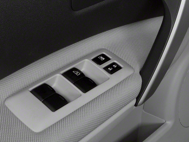 2013 Nissan Rogue FWD 4dr S