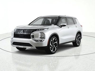 2023 Mitsubishi Outlander SE