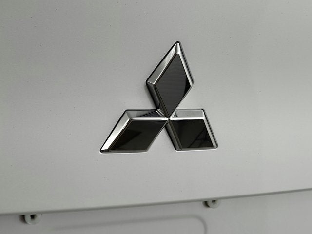 2022 Mitsubishi Outlander Base