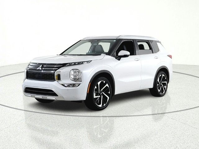 2022 Mitsubishi Outlander Base