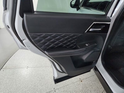 2022 Mitsubishi Outlander Base