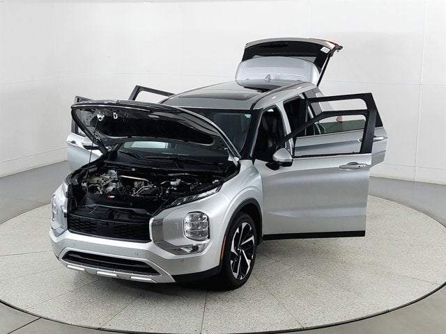 2024 Mitsubishi Outlander Base