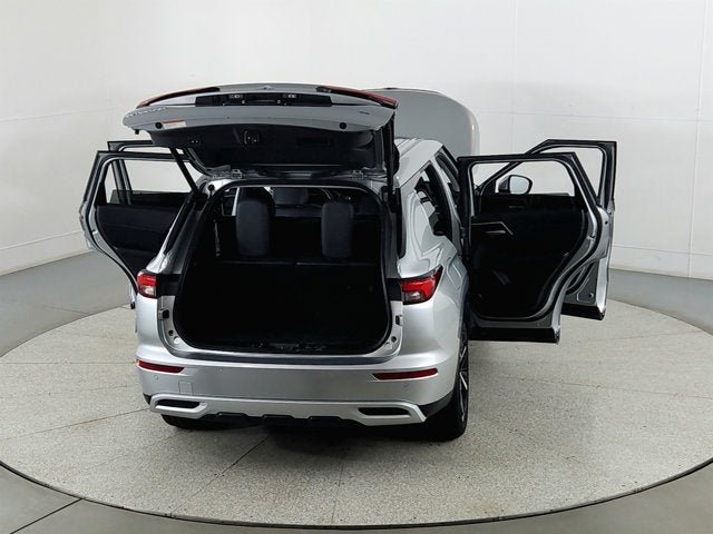 2024 Mitsubishi Outlander Base