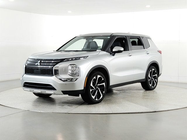 2024 Mitsubishi Outlander Base