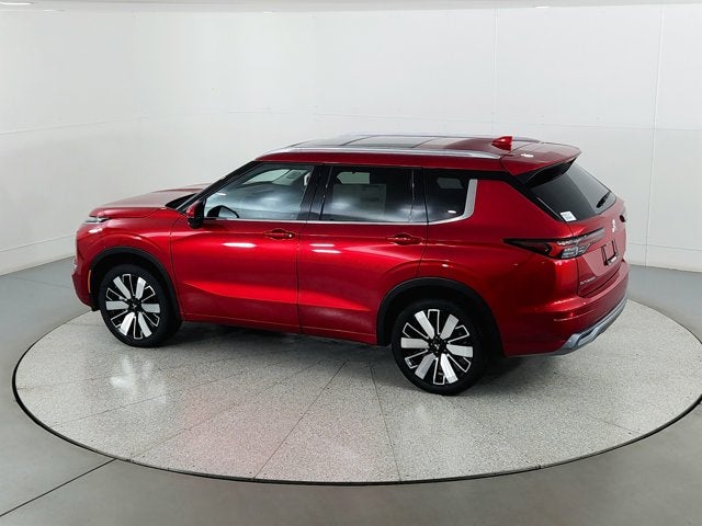 2025 Mitsubishi Outlander Base