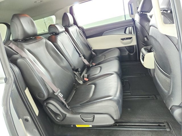 2023 Kia Carnival LX