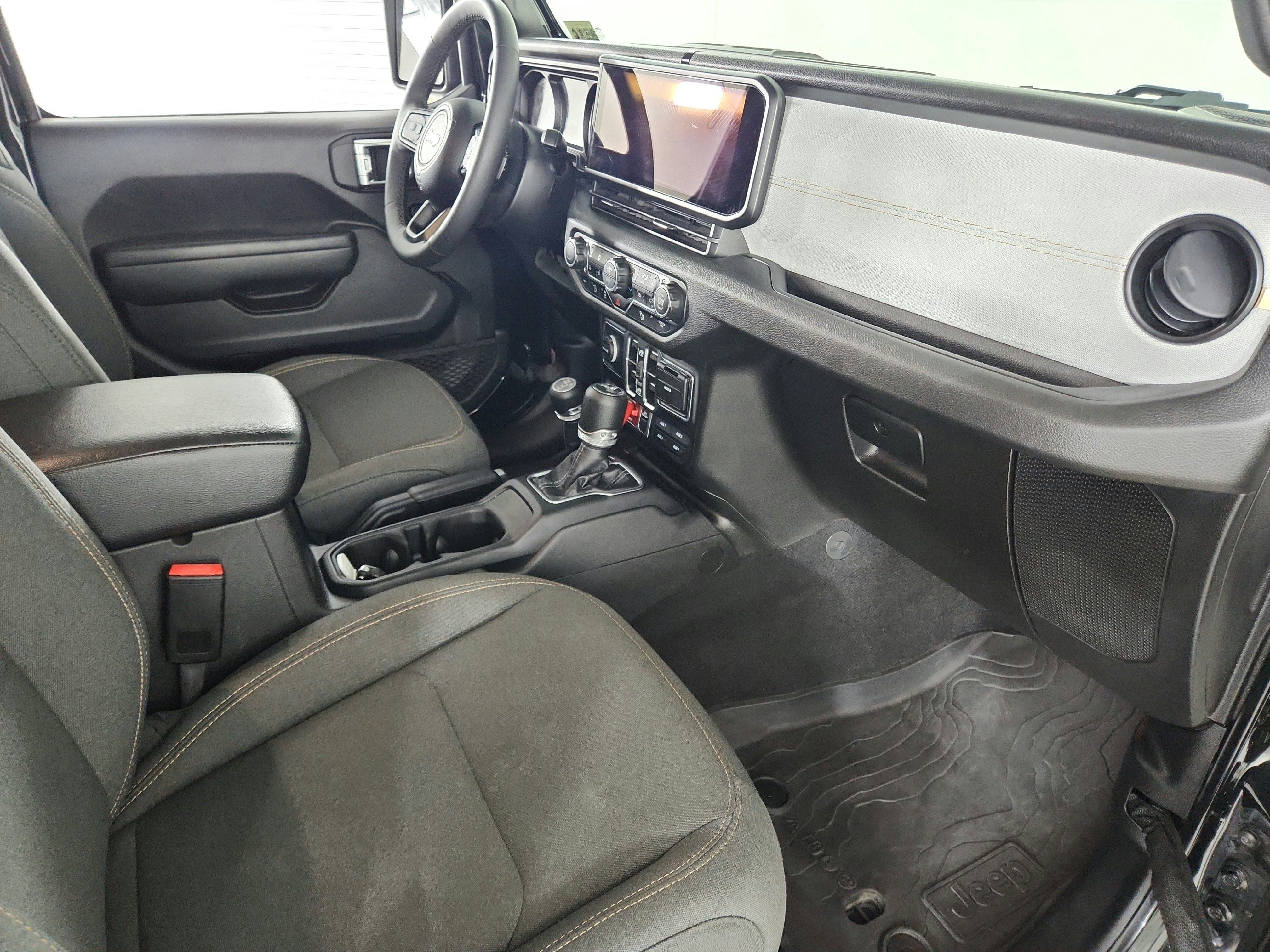 2025 Jeep Wrangler Willys 4 Door 4x4