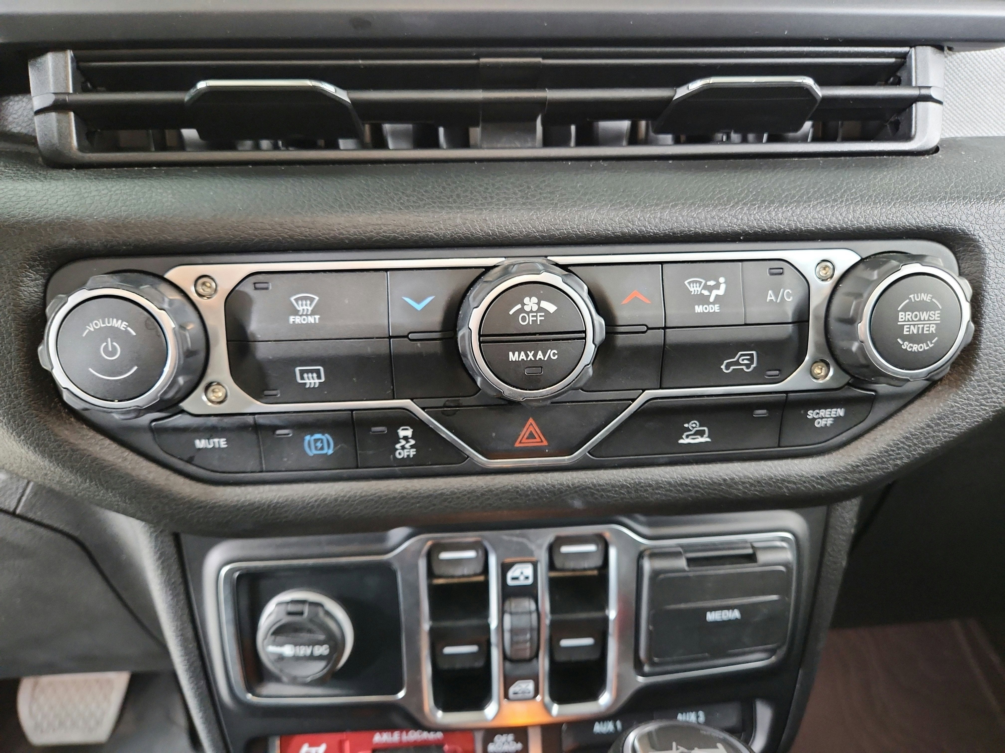 2025 Jeep Wrangler 4xe Willys