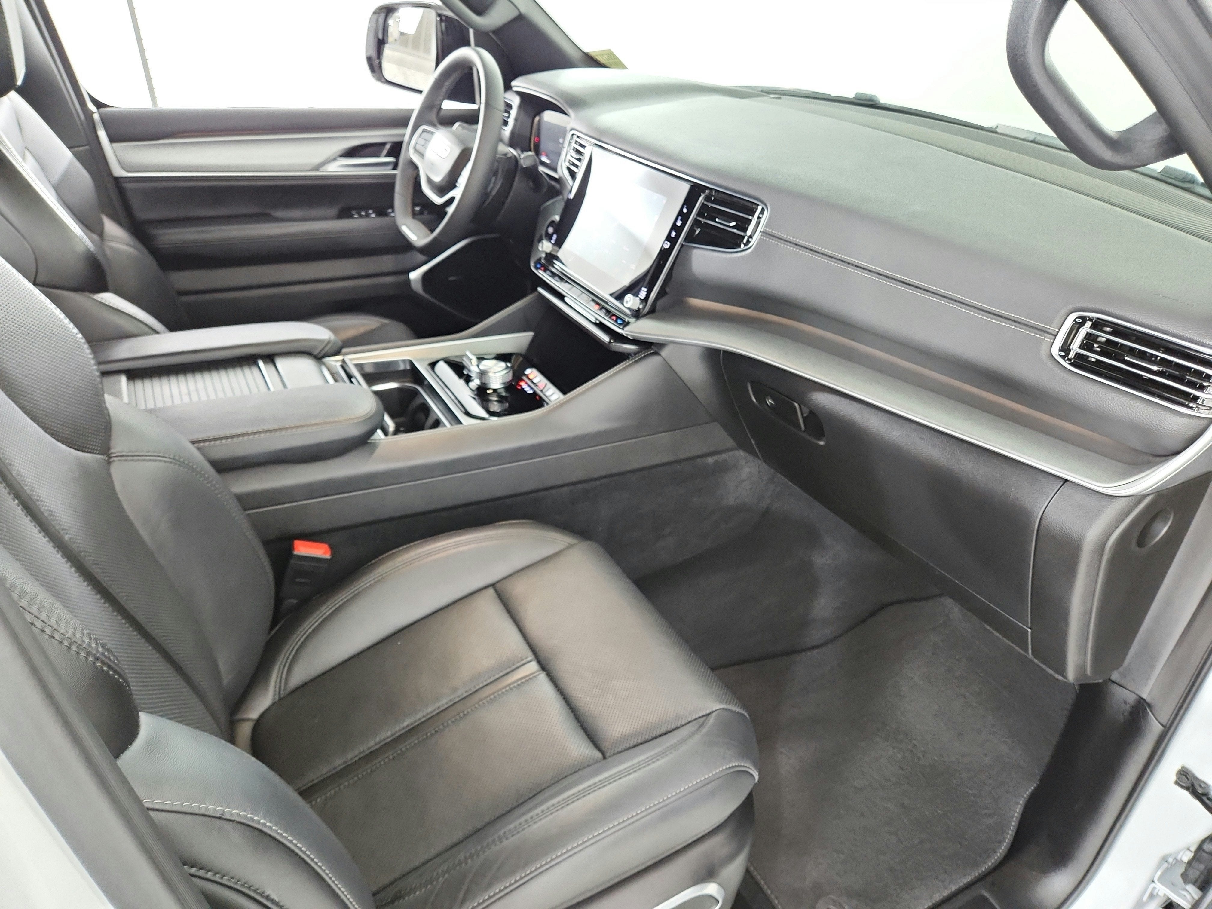 2025 Jeep Wagoneer L Series II 4x4