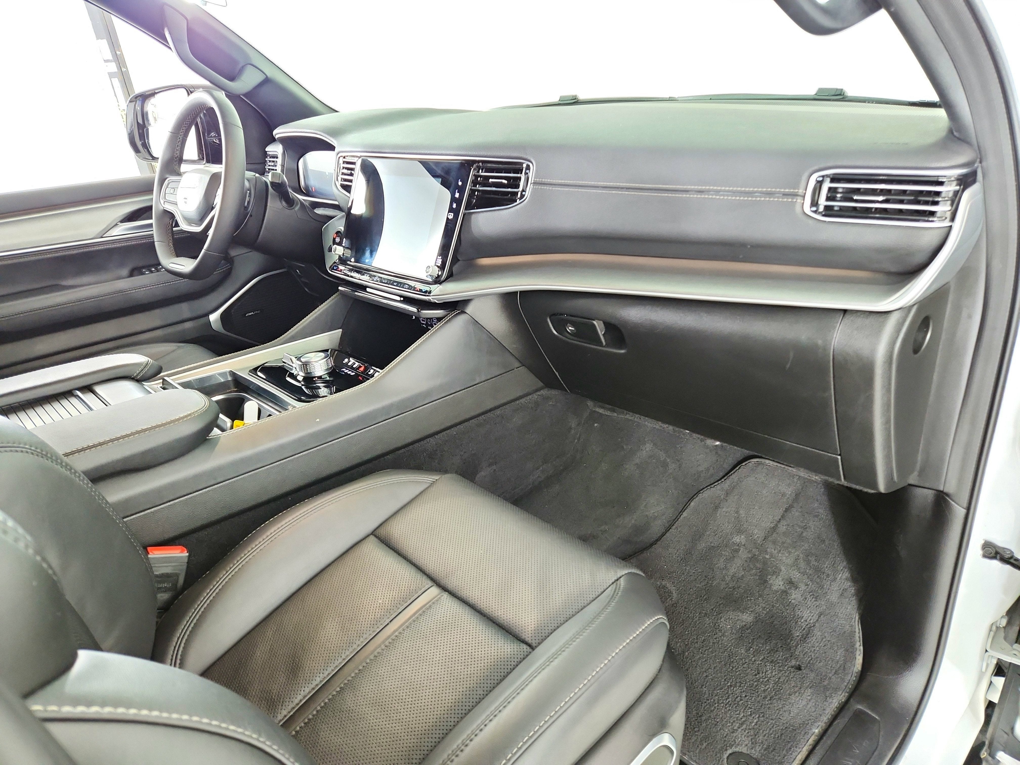 2025 Jeep Wagoneer L Series II