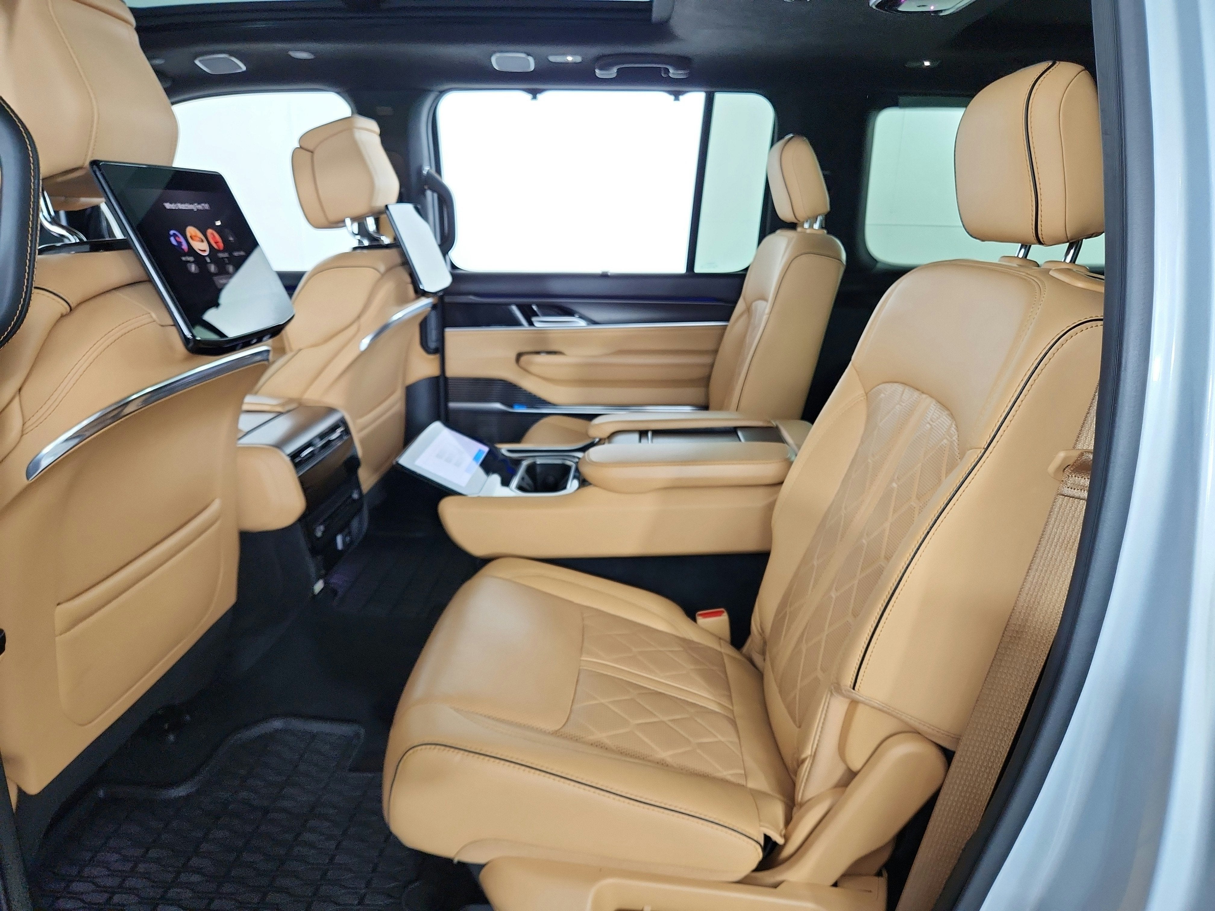 2025 Jeep Grand Wagoneer L Series III Obsidian 4x4