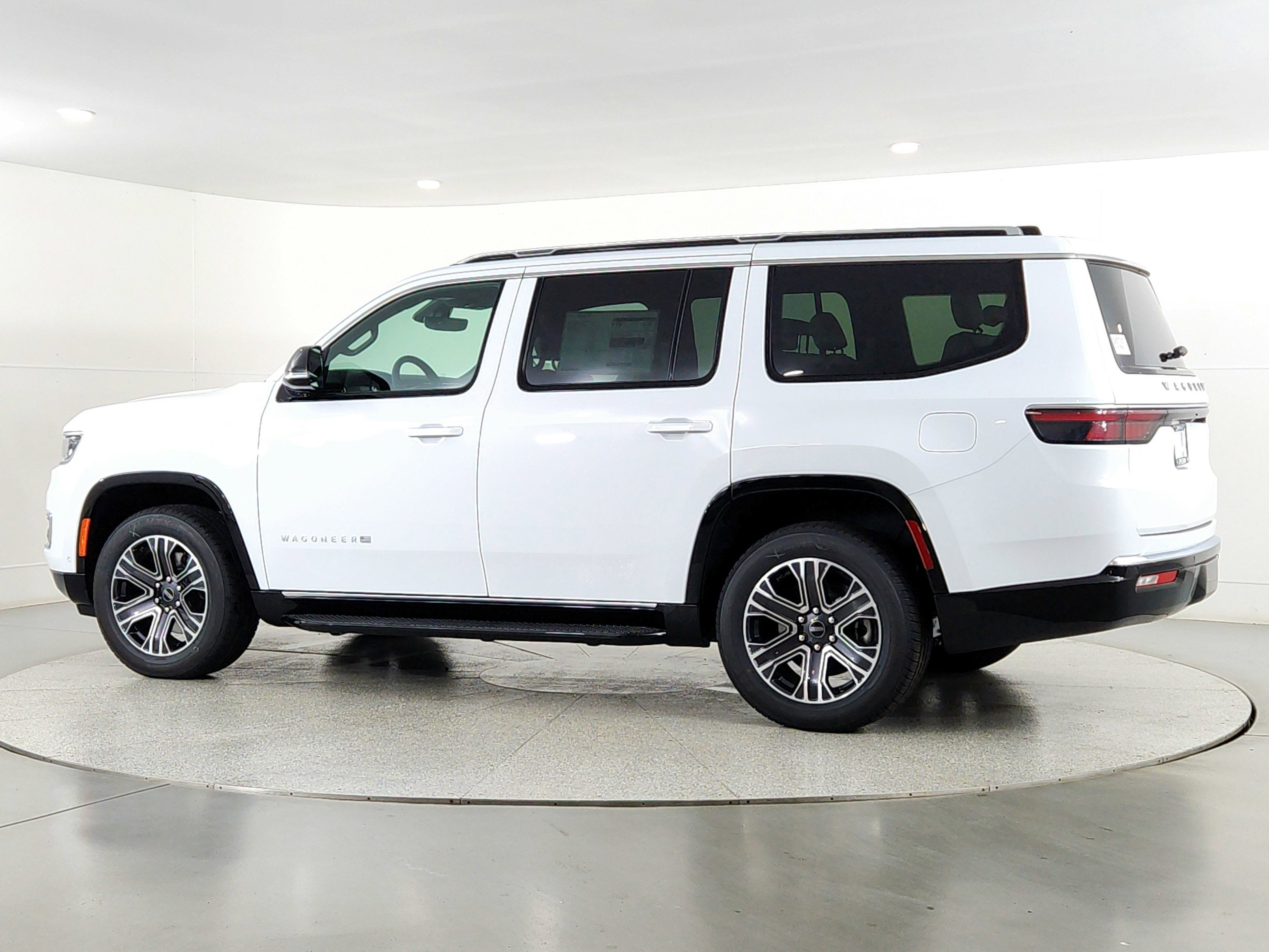 2025 Jeep Wagoneer BASE