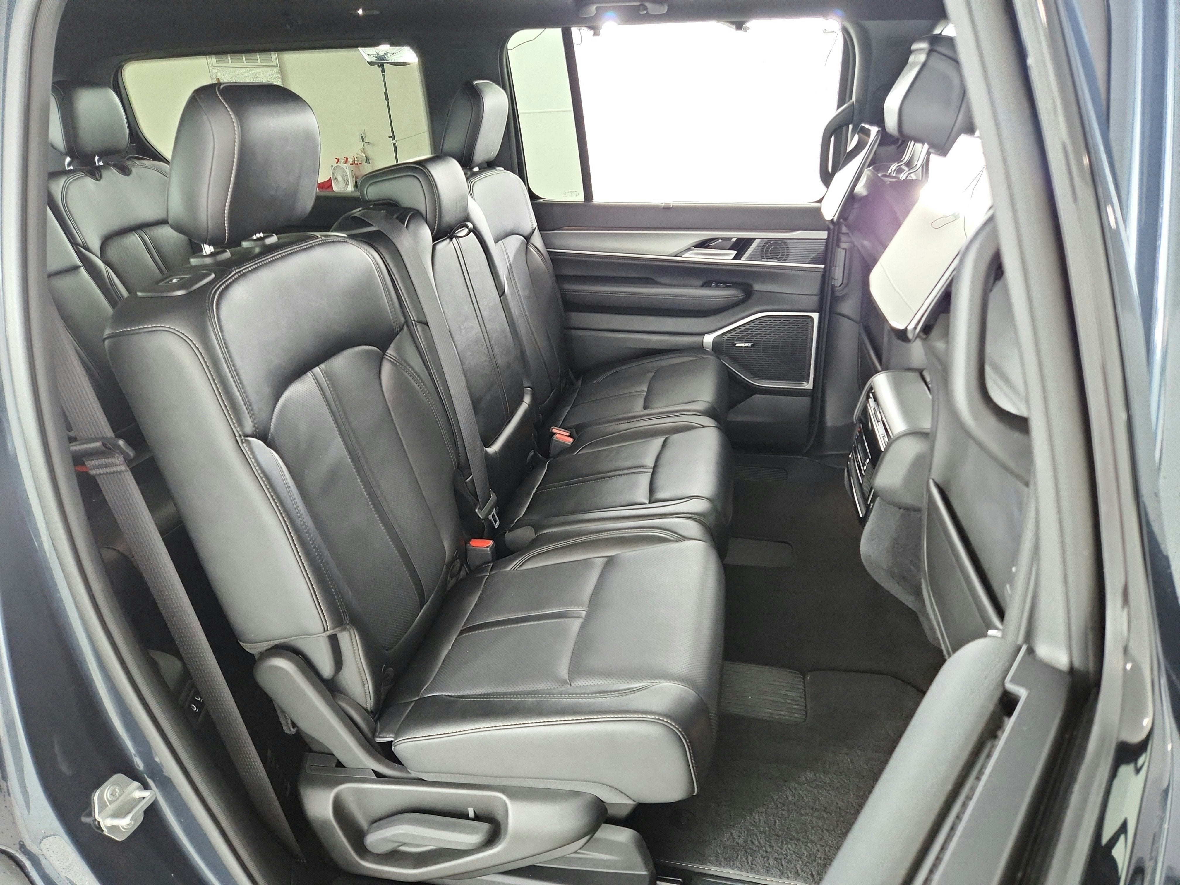 2024 Jeep Wagoneer Series II Carbide 4x4