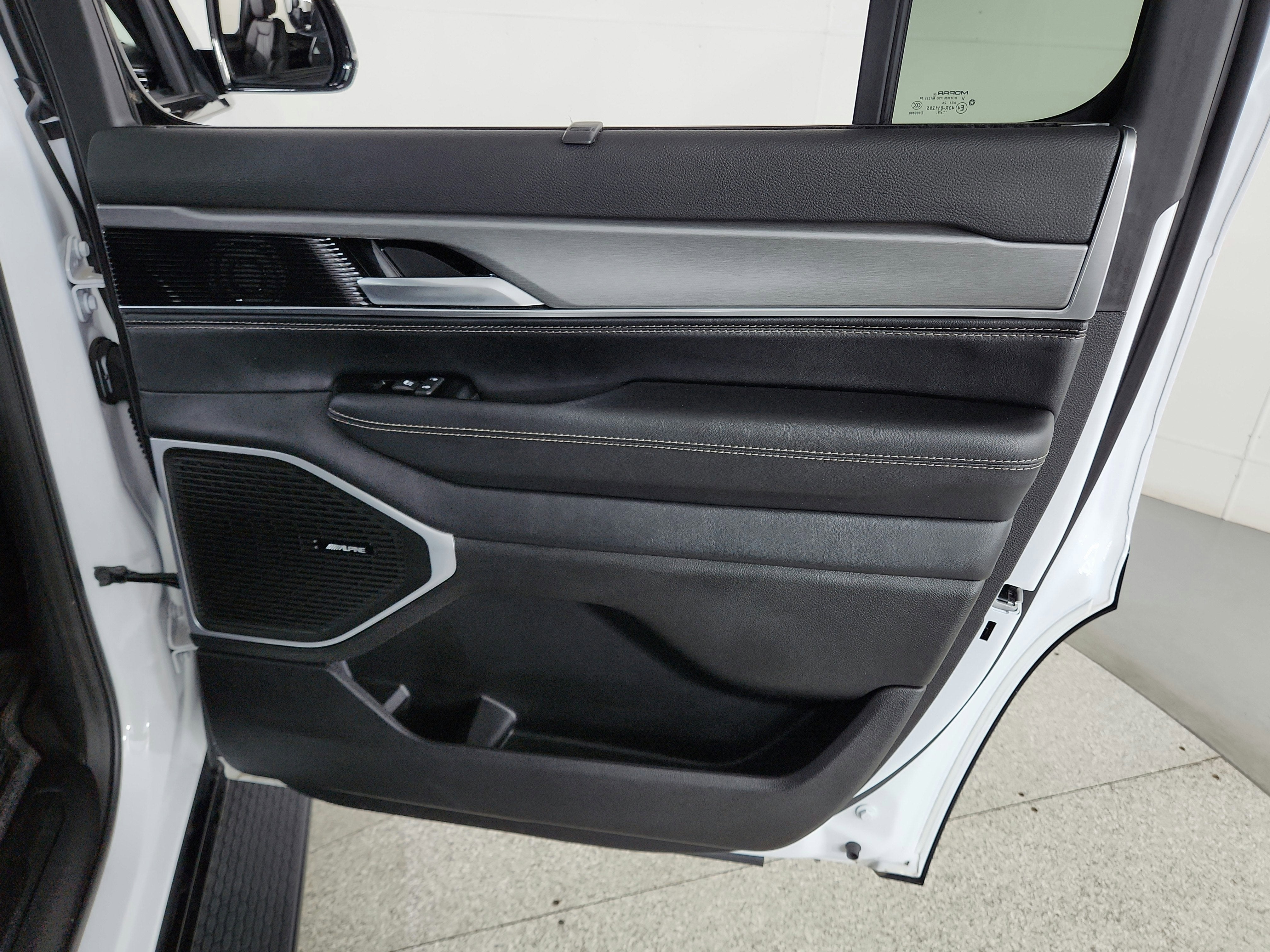 2024 Jeep Wagoneer Series II Carbide