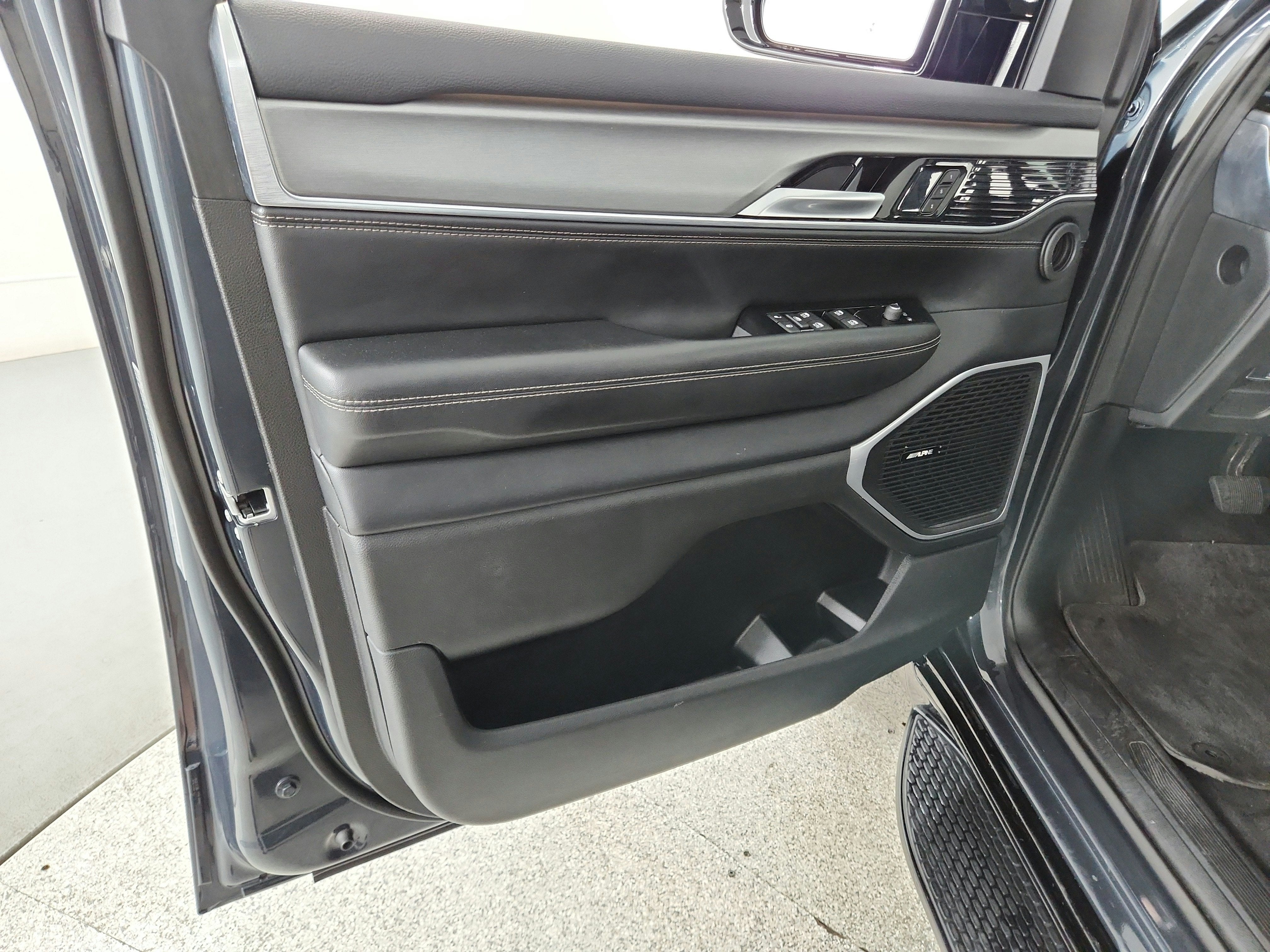 2024 Jeep Wagoneer Series II Carbide 4x4