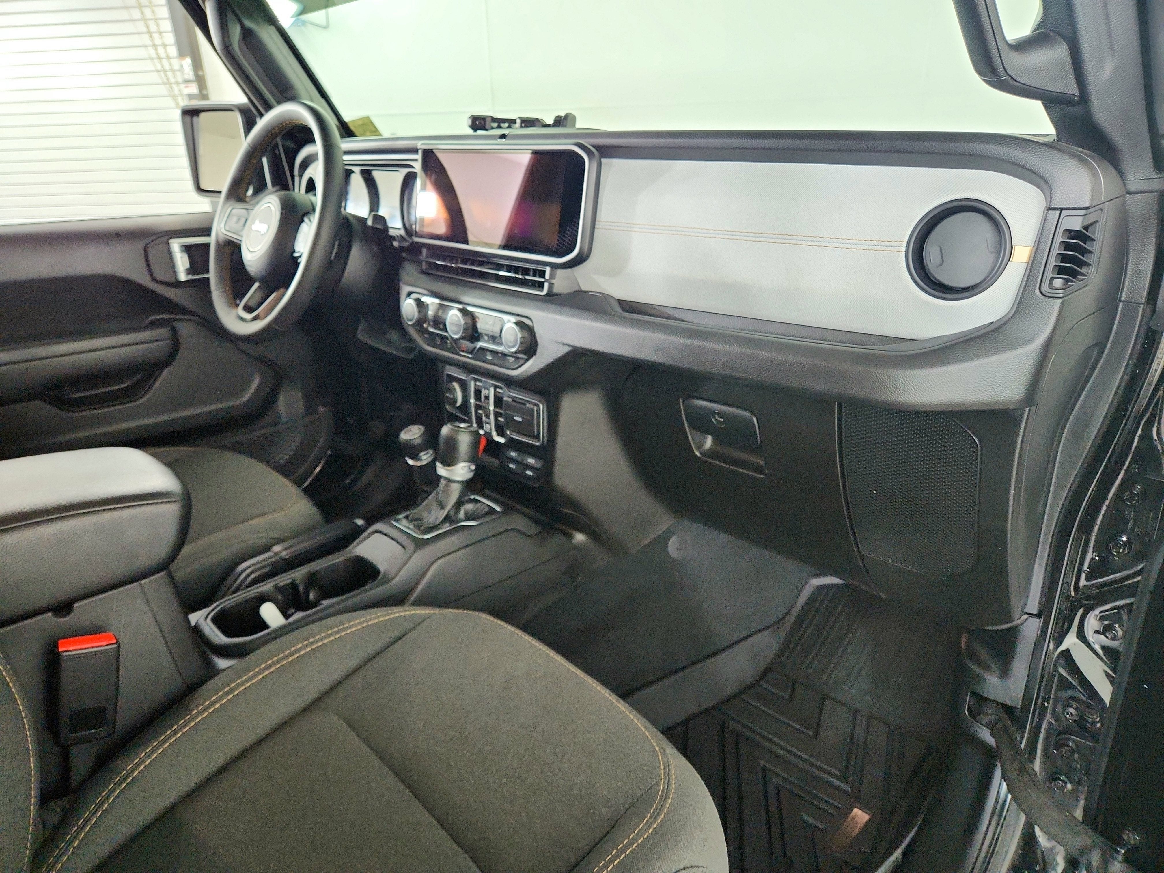 2024 Jeep Gladiator Sport S