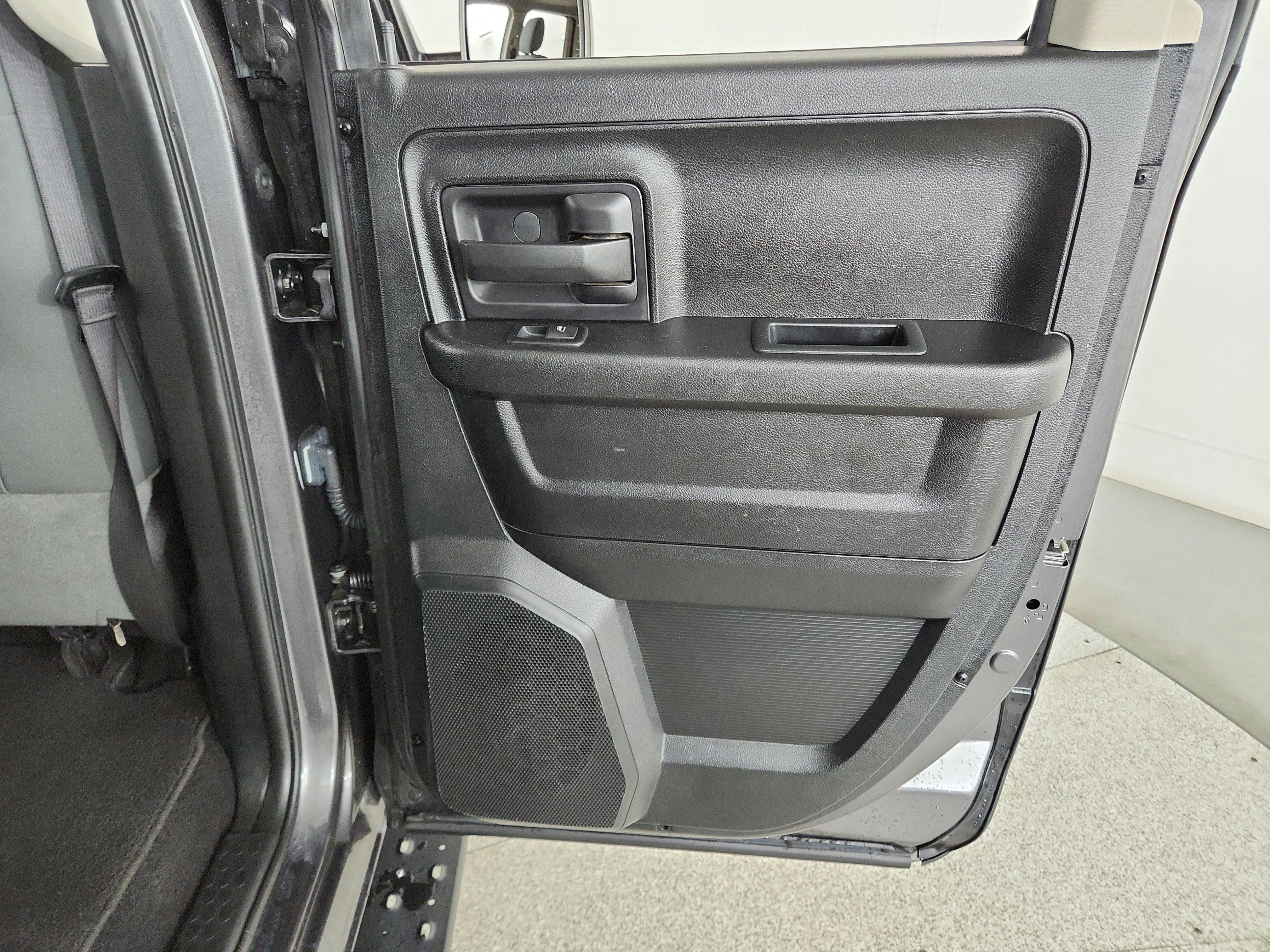 2016 RAM Ram 1500 2WD Quad Cab 140.5" Express