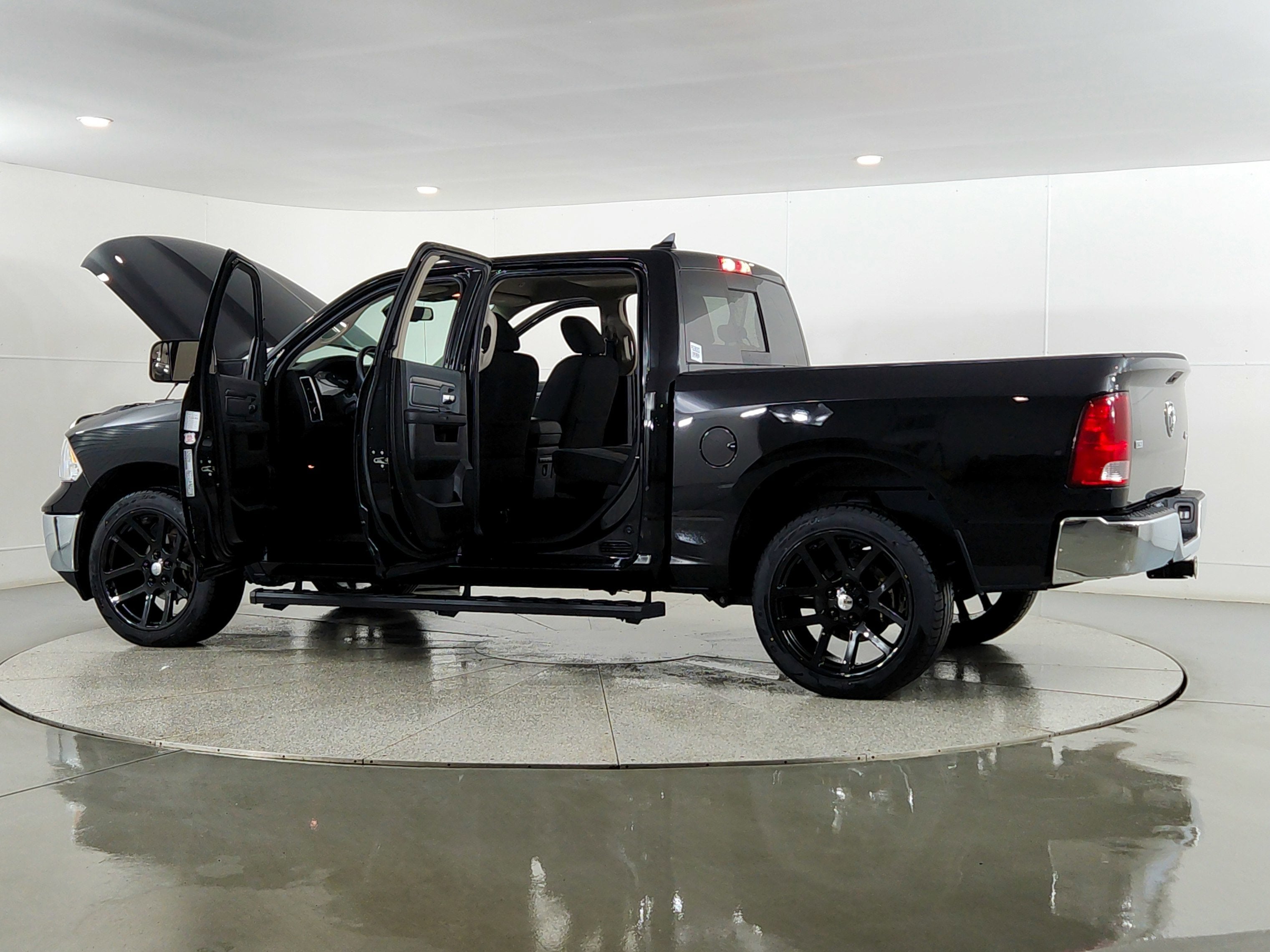 2023 RAM 1500 Classic SLT