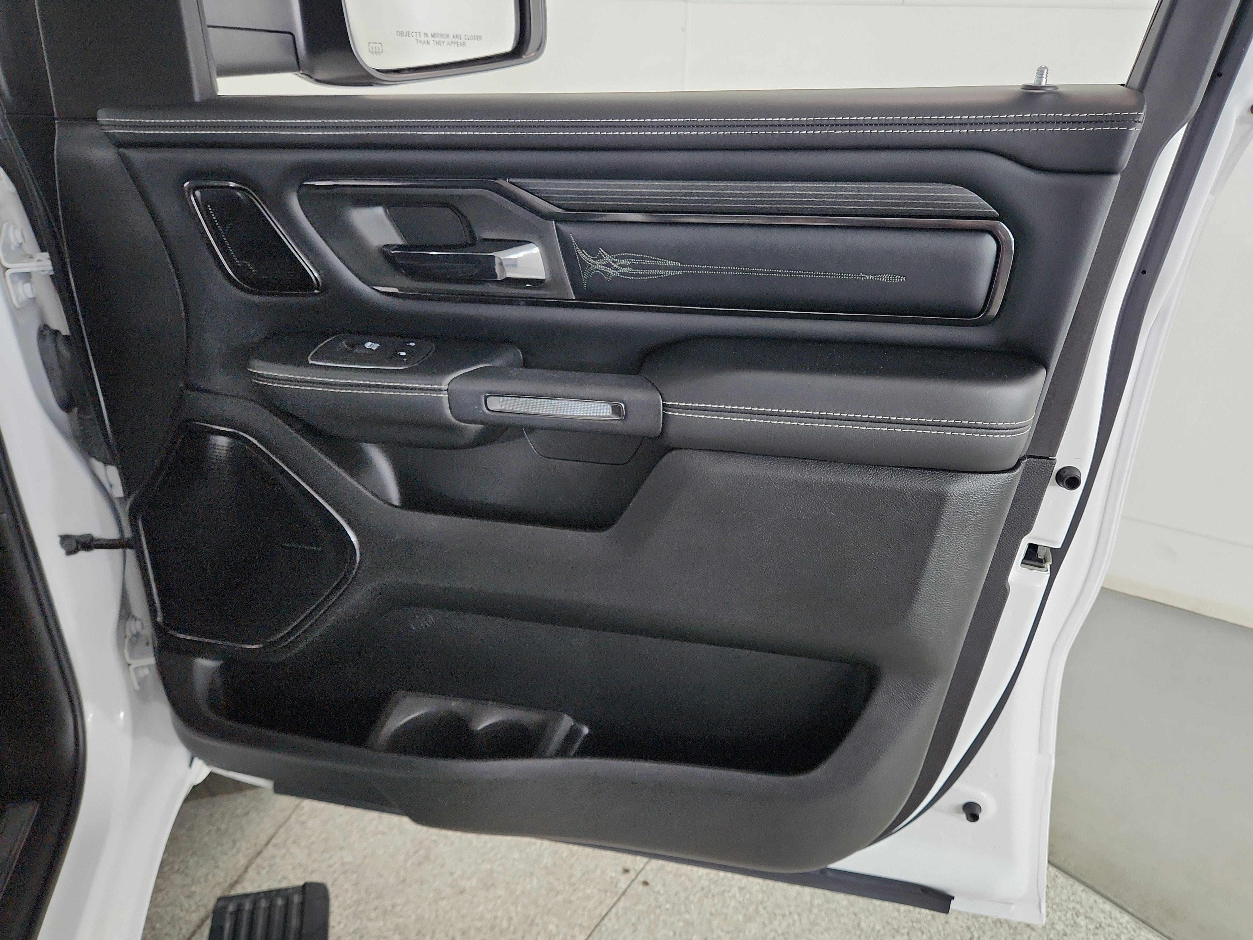 2023 RAM Ram 1500 Limited 4x4 Crew Cab 5'7" Box