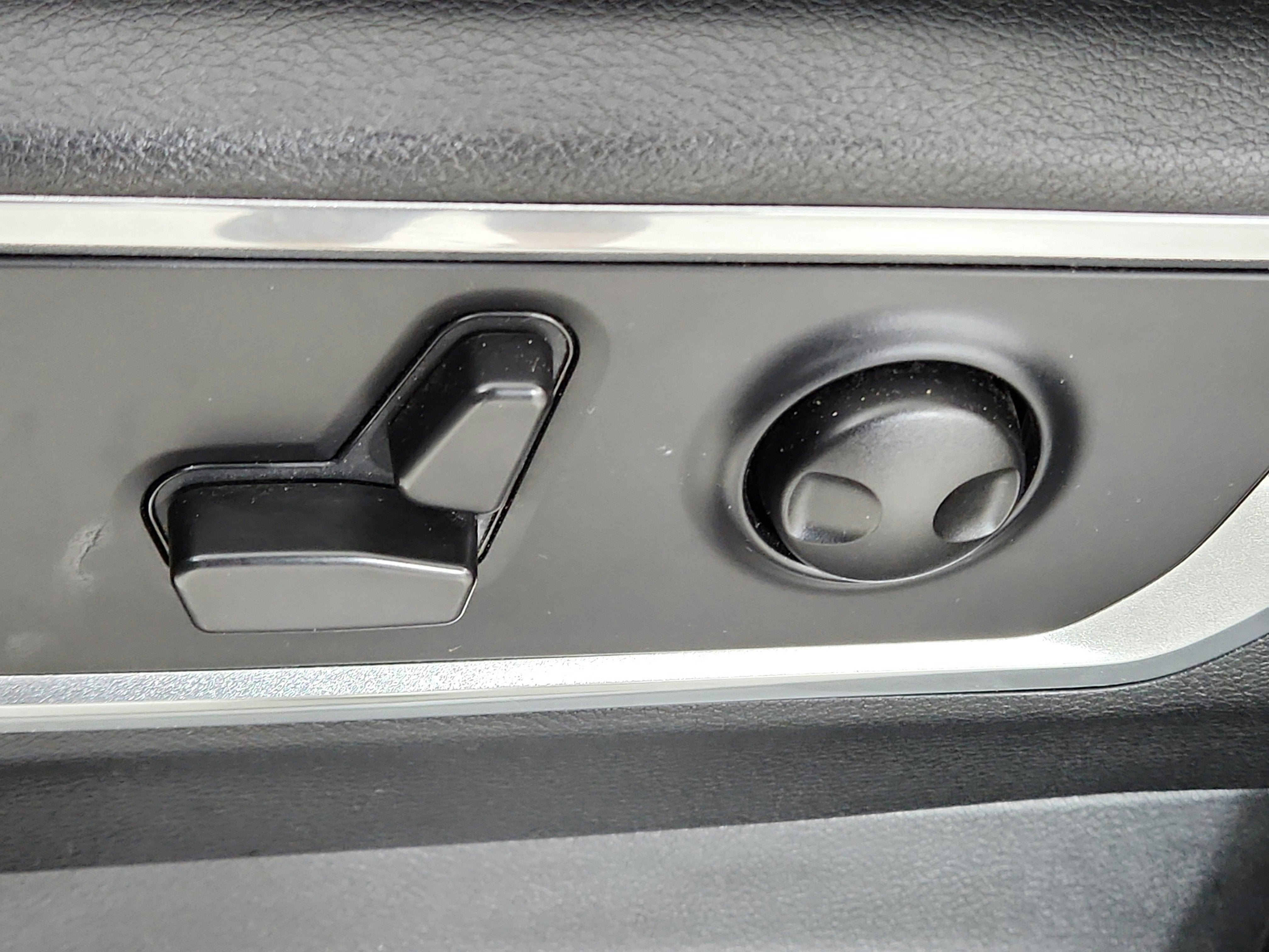 2022 RAM Ram 1500 Laramie 4x4 Crew Cab 5'7" Box