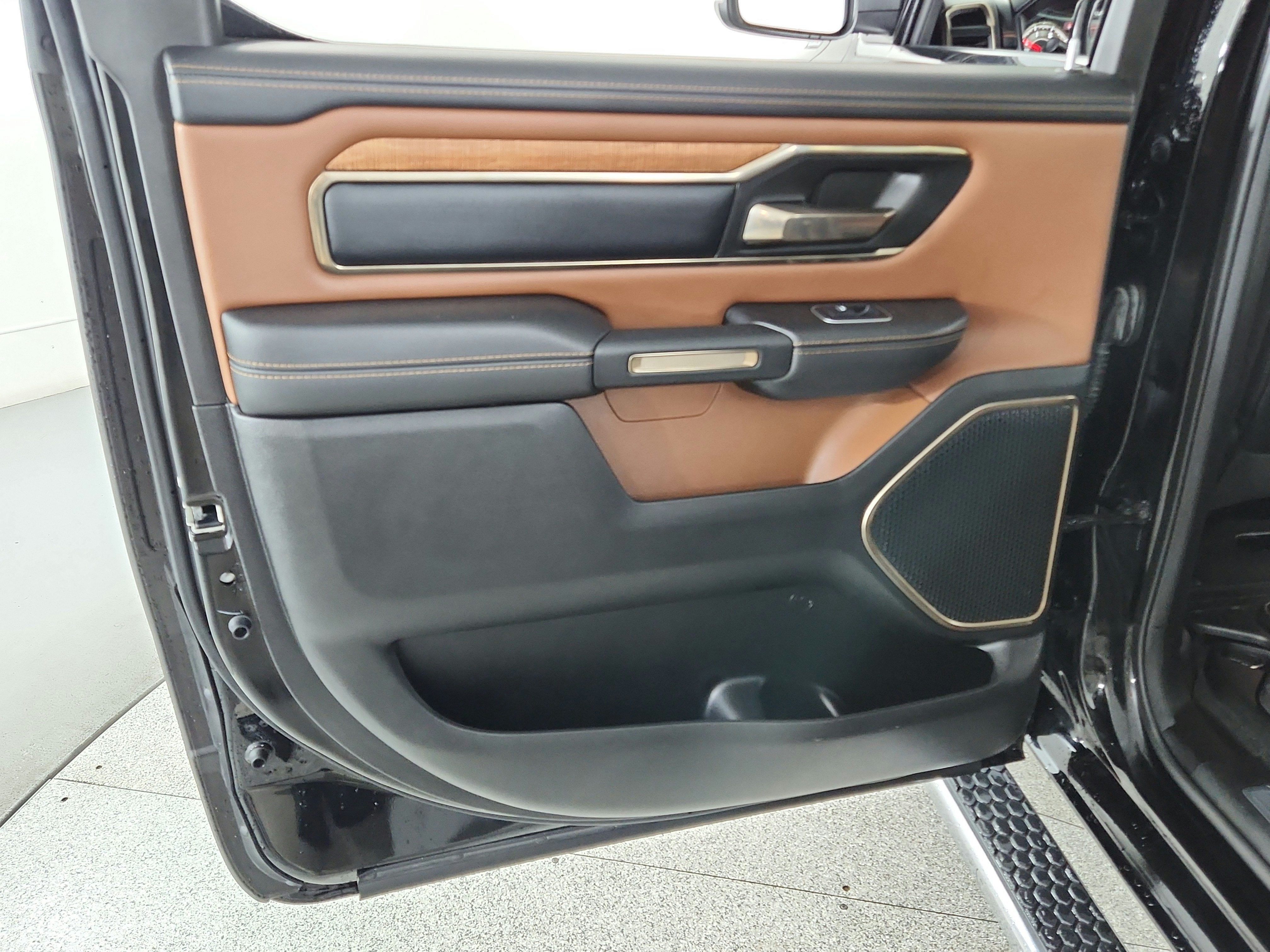 2022 RAM Ram 1500 Longhorn 4x4 Crew Cab 5'7" Box