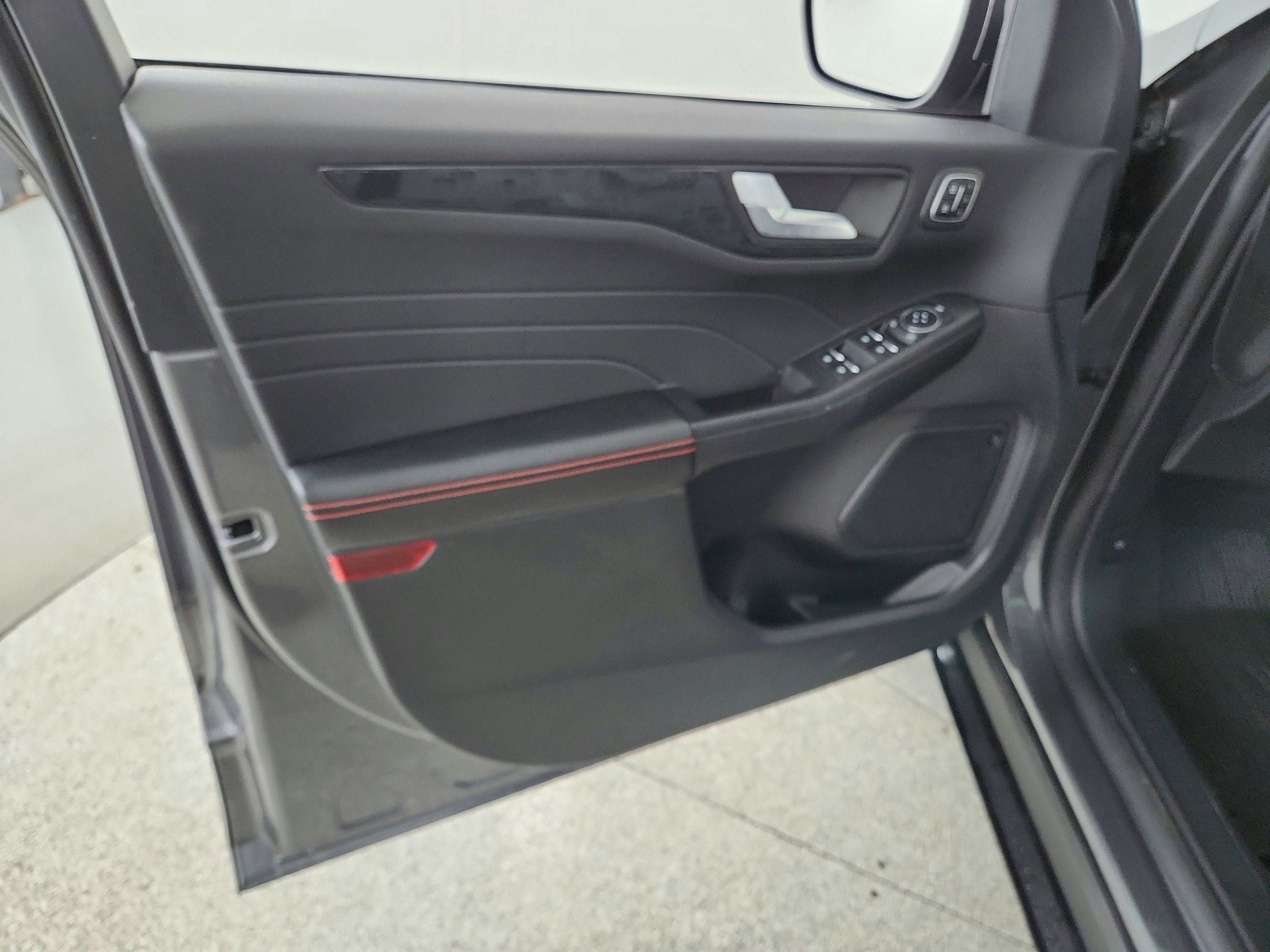 2025 Ford Escape ST-Line Elite