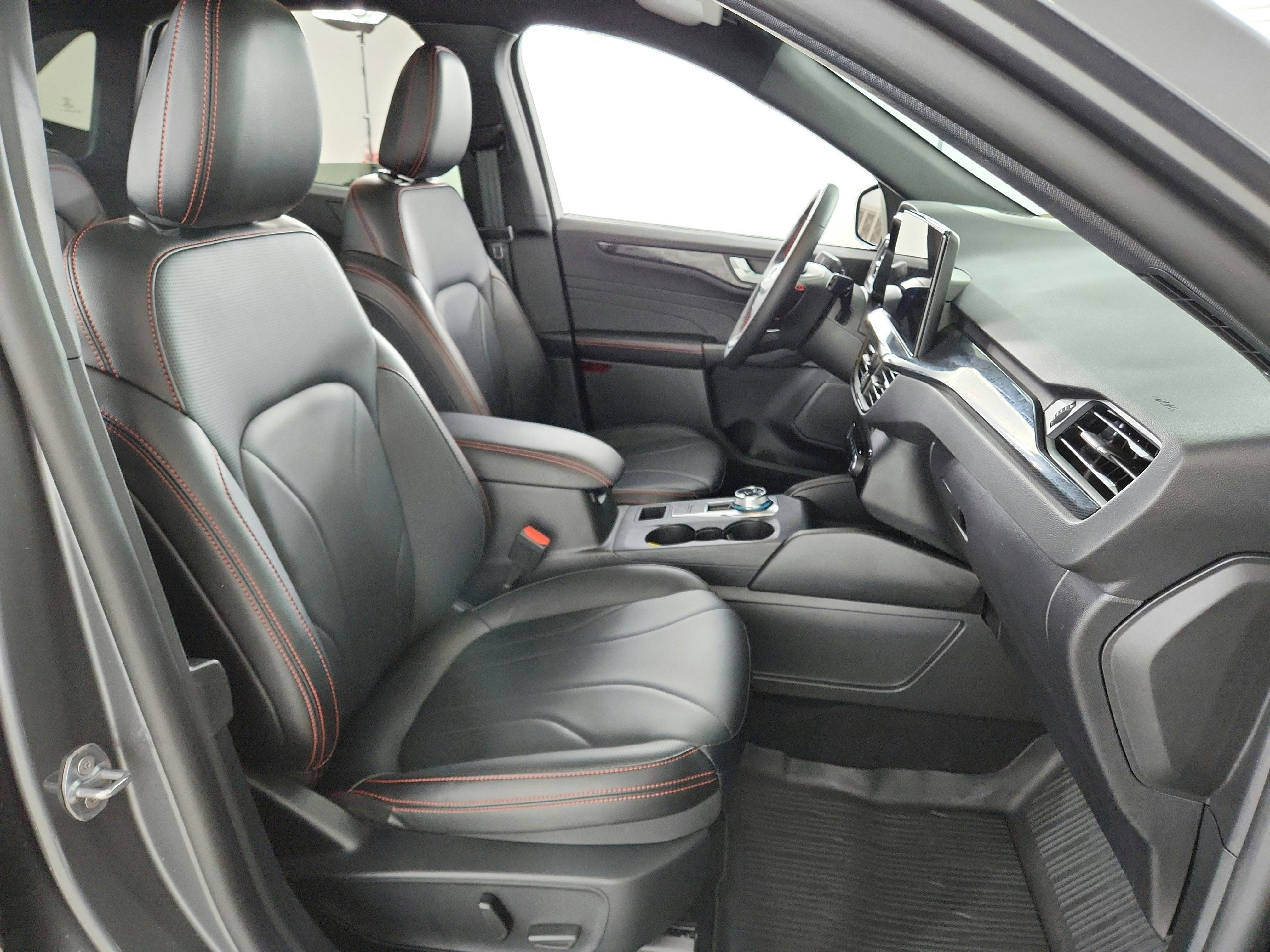 2025 Ford Escape ST-Line Elite