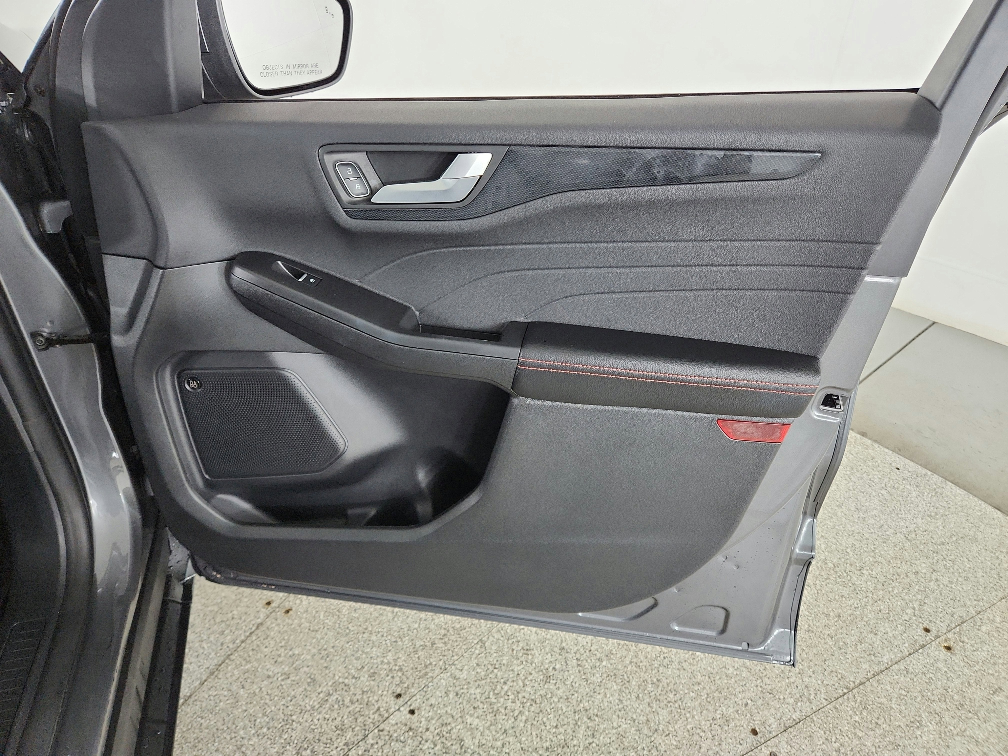 2025 Ford Escape ST-Line Elite