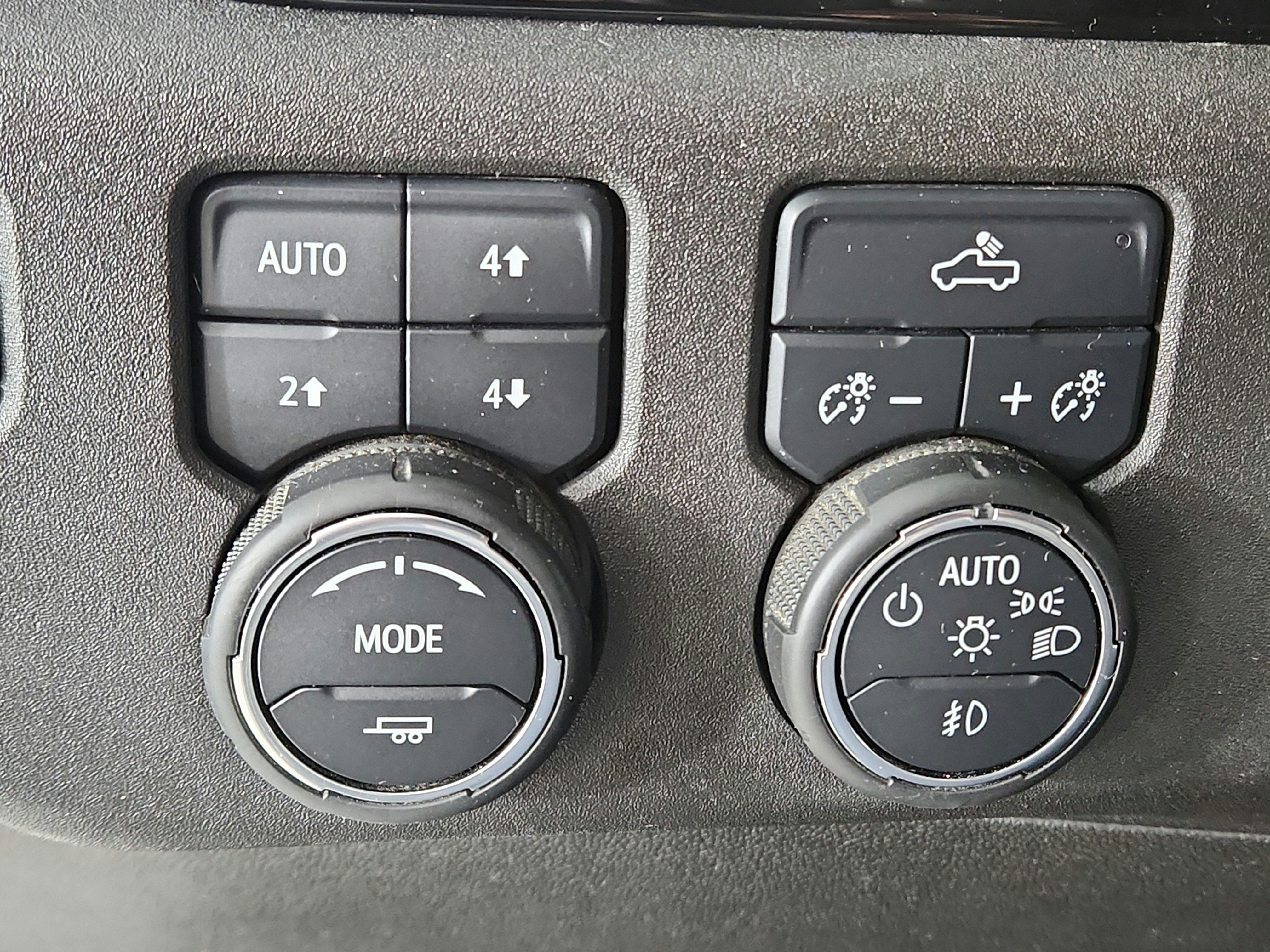 2022 Chevrolet Silverado 1500 4WD Crew Cab 147" RST