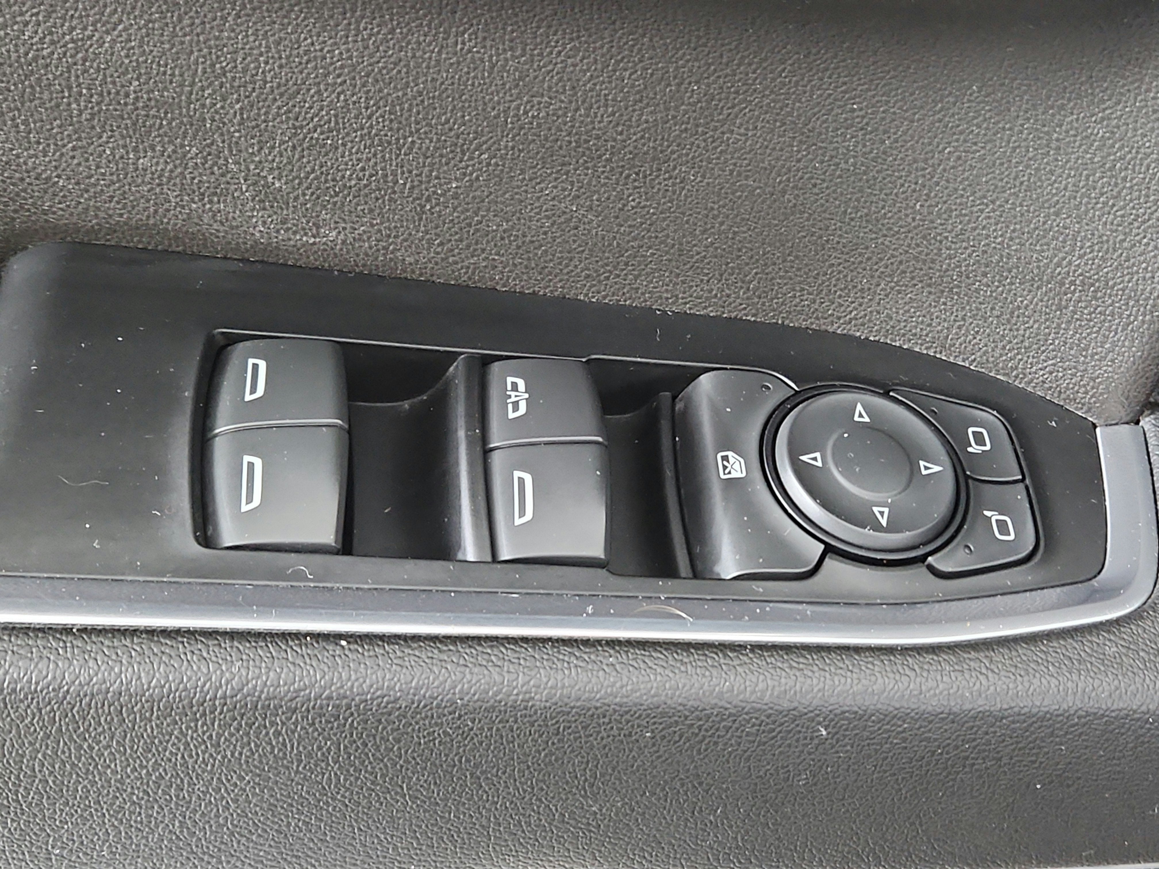 2022 Chevrolet Silverado 1500 4WD Crew Cab 147" RST