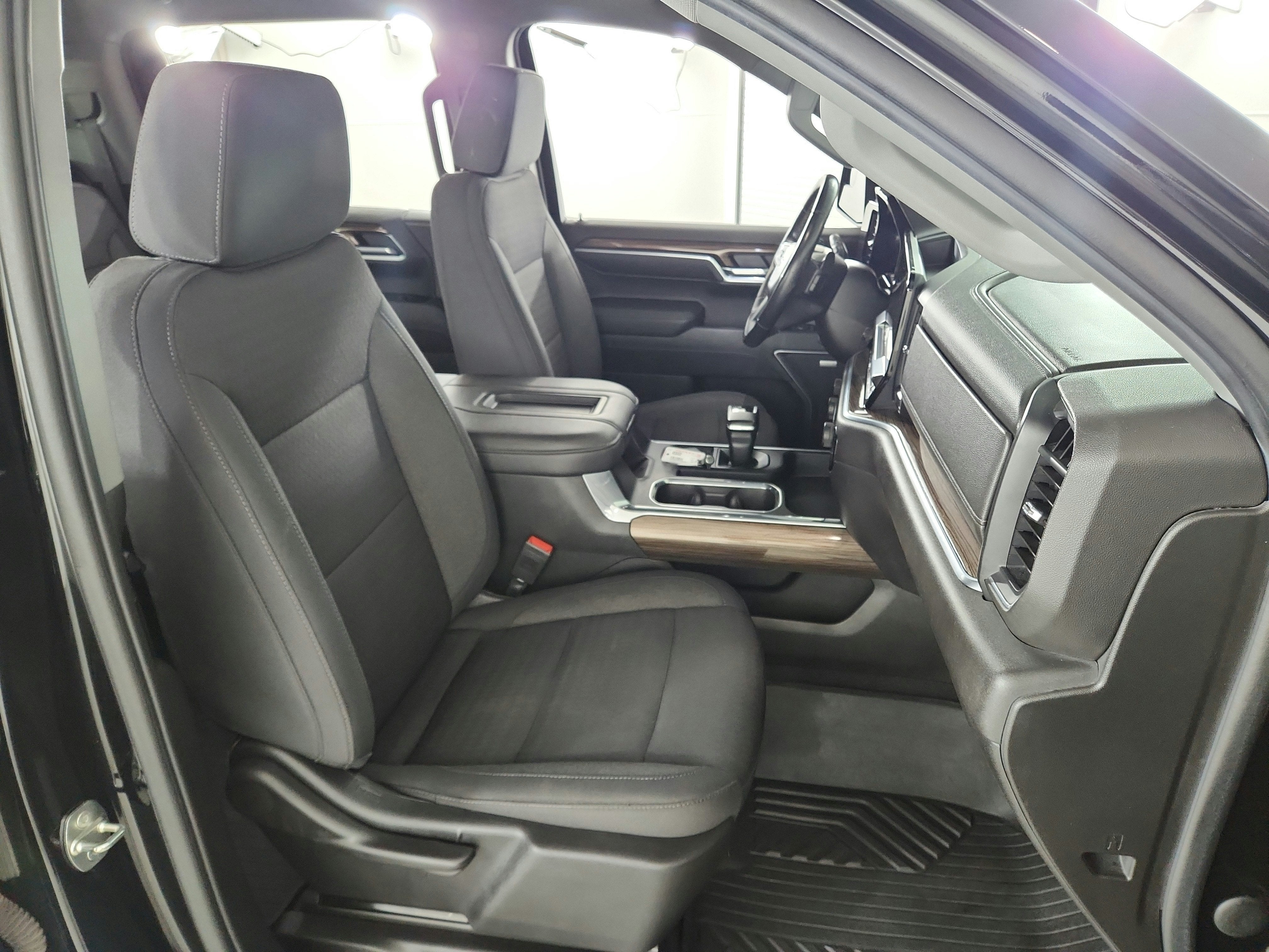 2022 Chevrolet Silverado 1500 4WD Crew Cab 147" RST