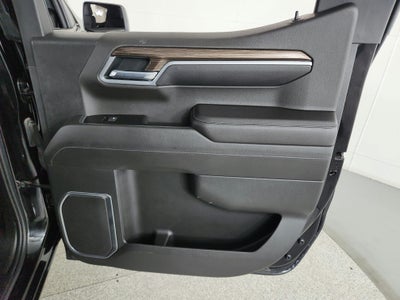 2022 Chevrolet Silverado 1500 4WD Crew Cab 147" RST