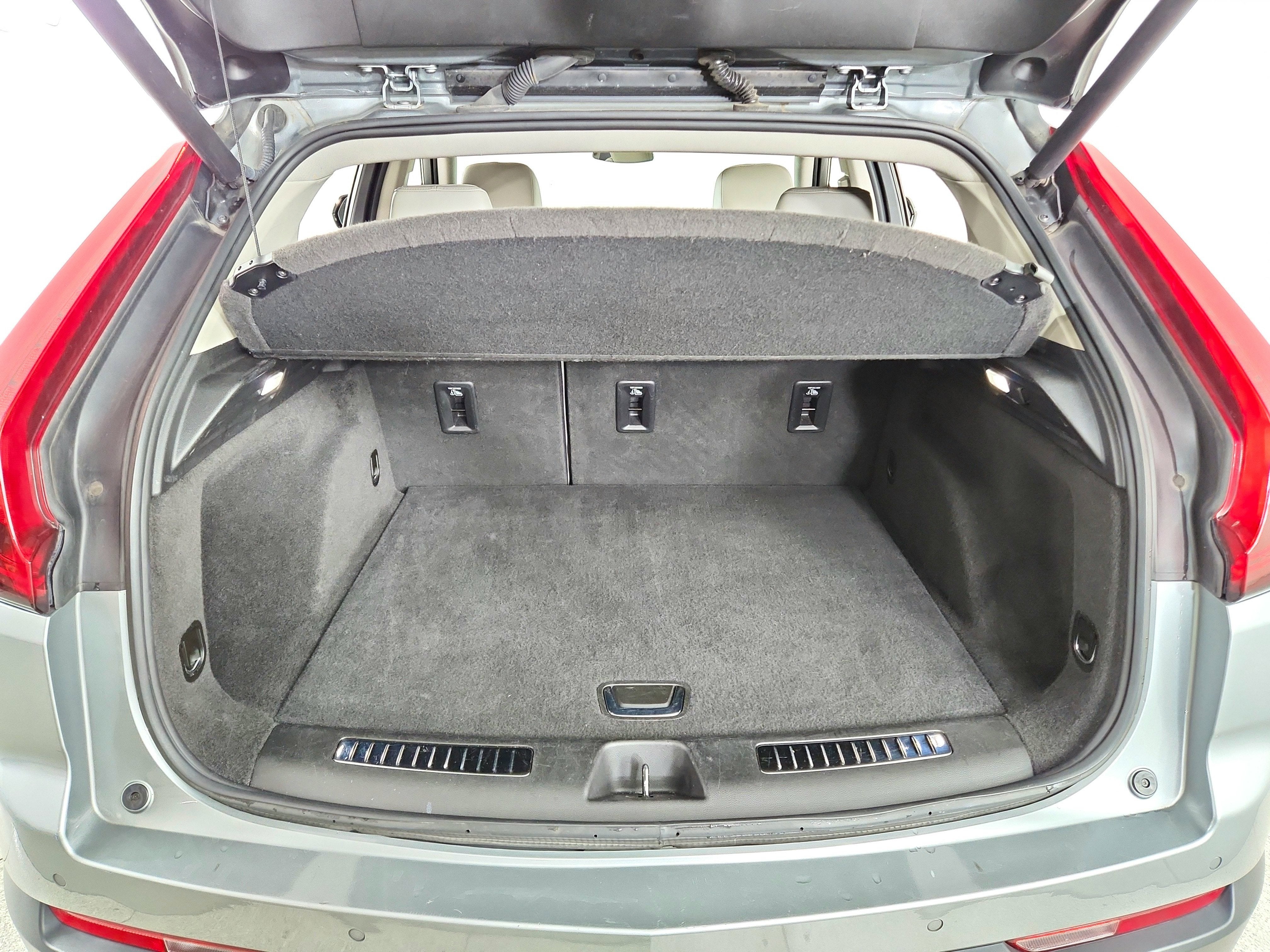 2023 Cadillac XT4 AWD Premium Luxury