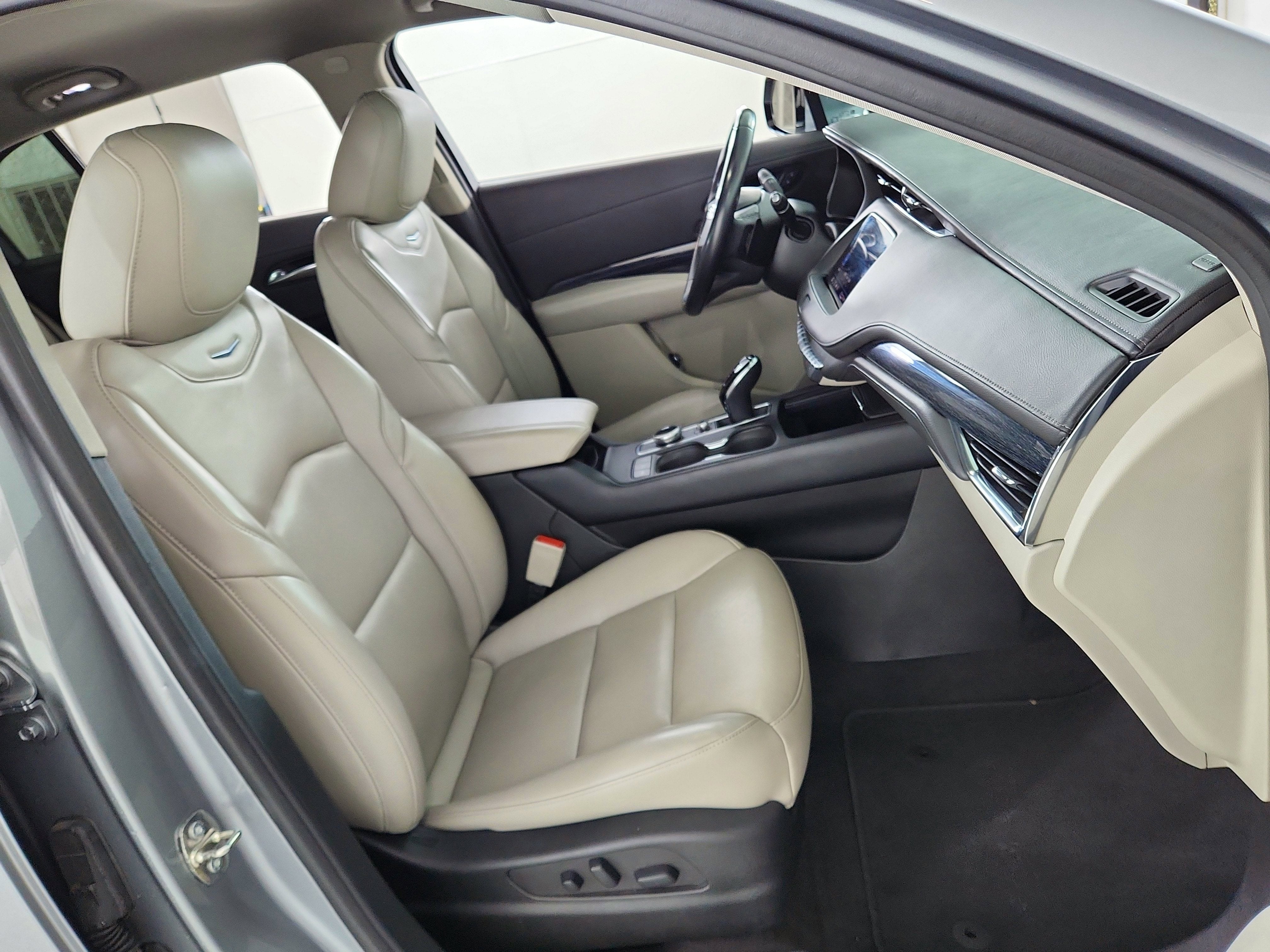 2023 Cadillac XT4 AWD Premium Luxury