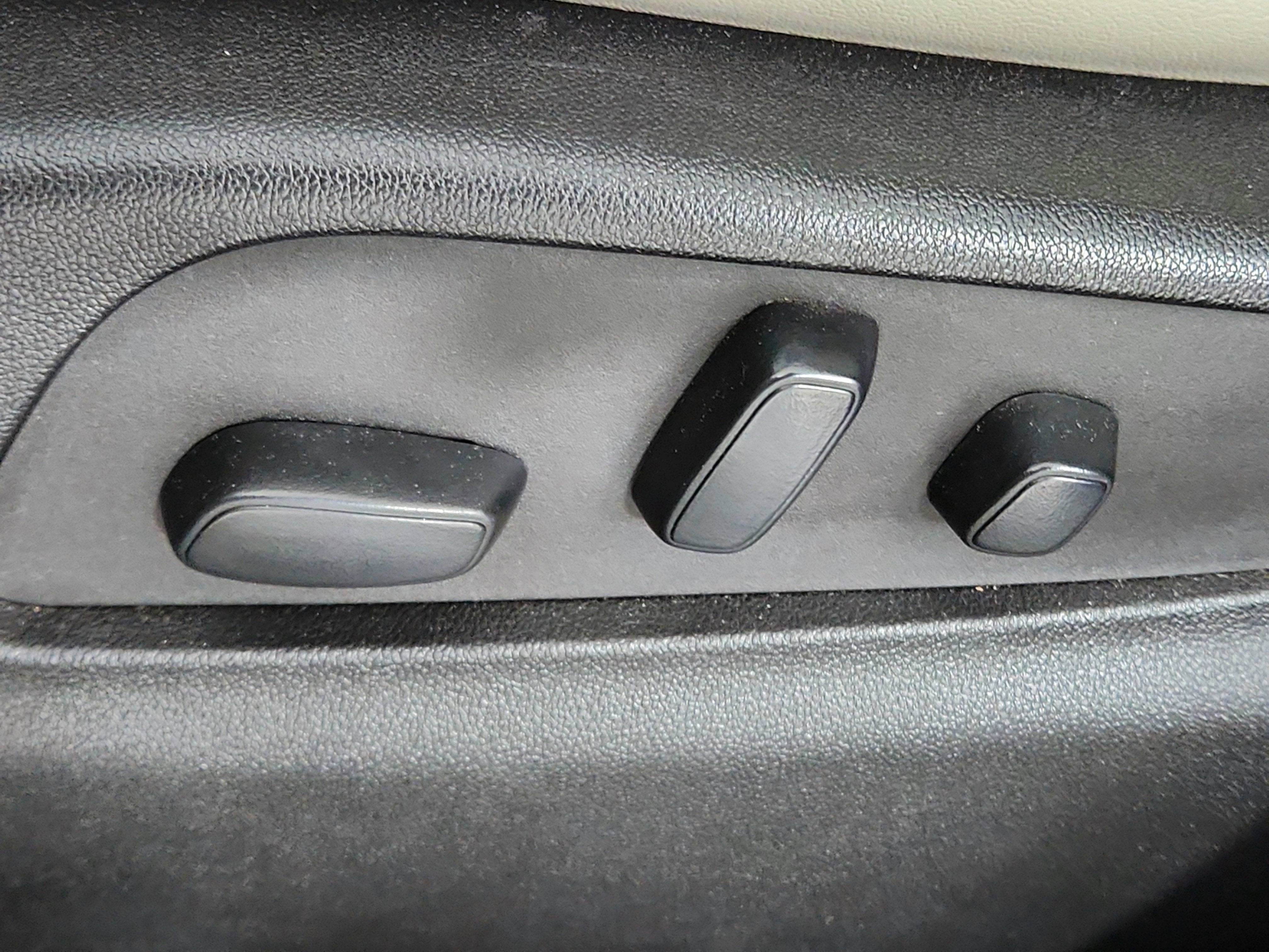 2023 Cadillac XT4 AWD Premium Luxury