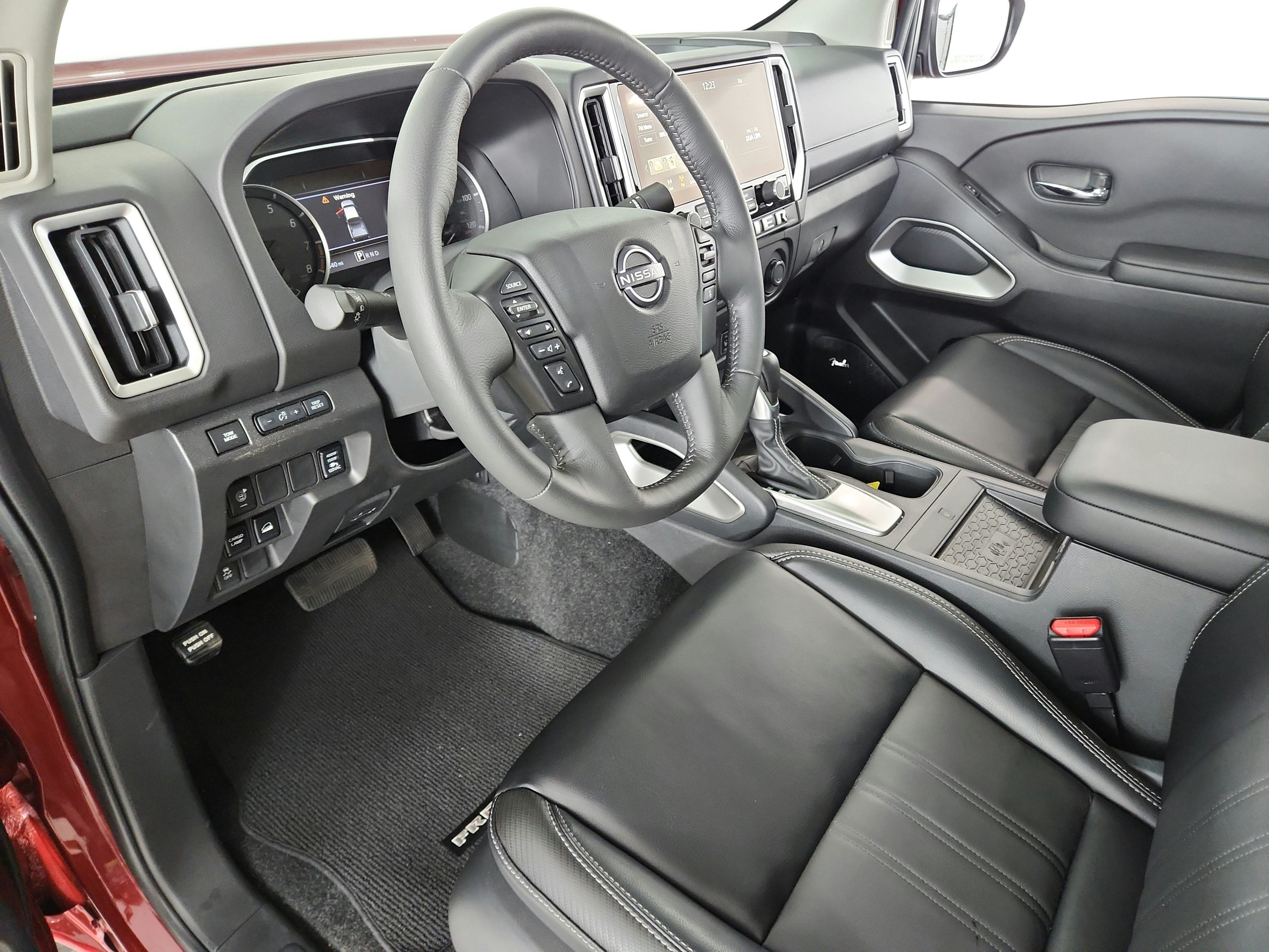2025 Nissan Frontier SL