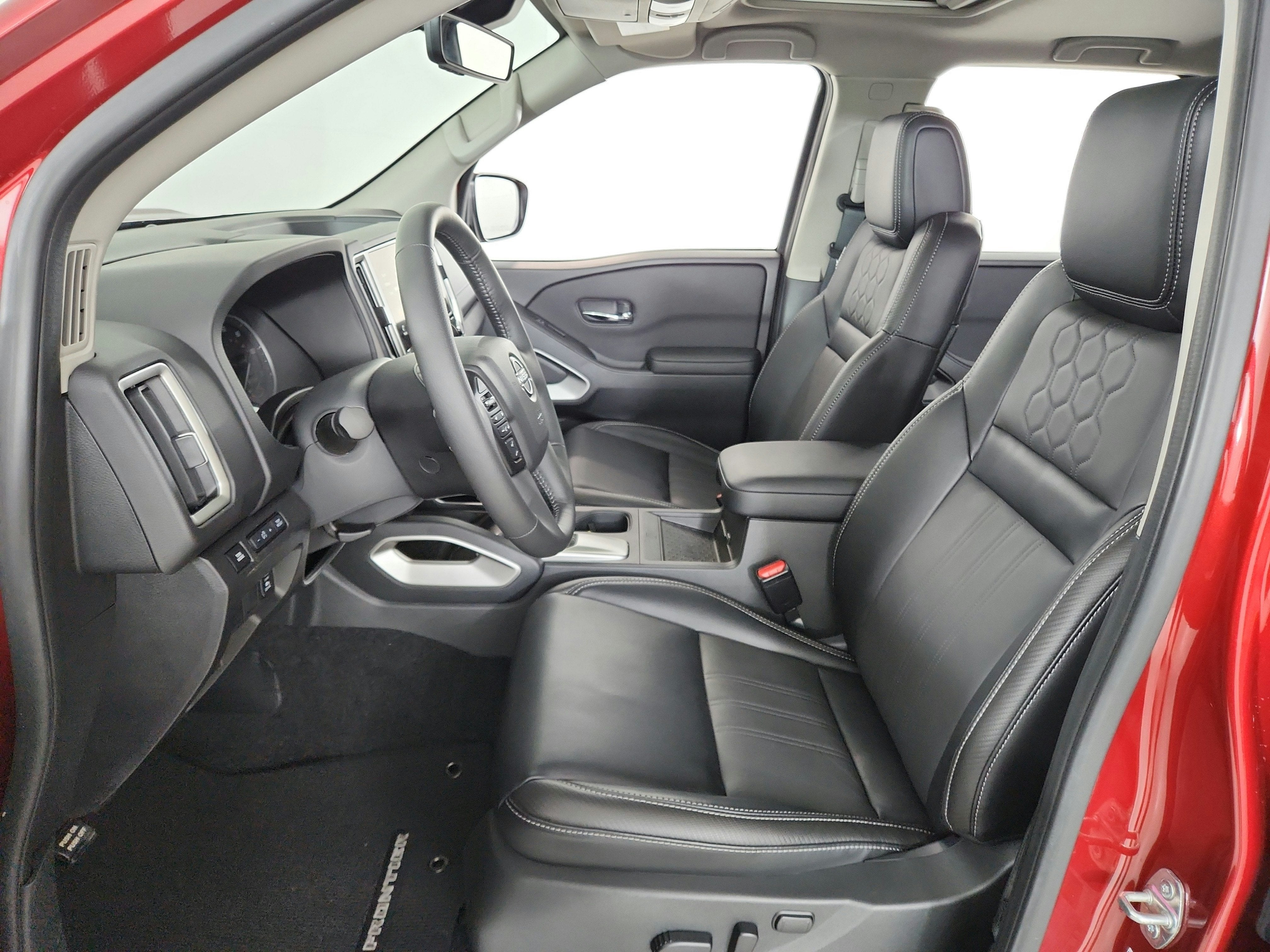 2025 Nissan Frontier SL