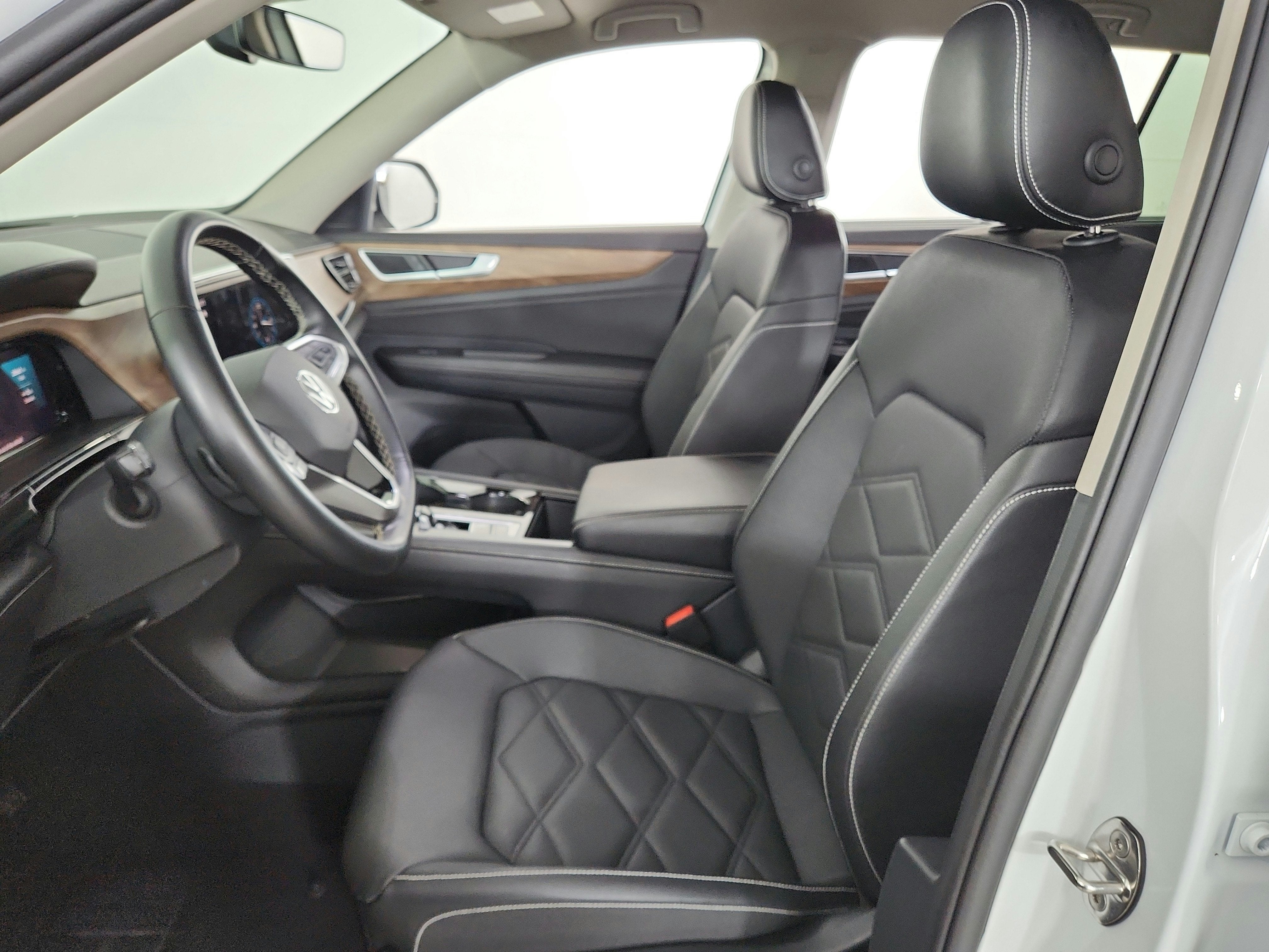 2025 Volkswagen Atlas 2.0T SE w/Technology FWD