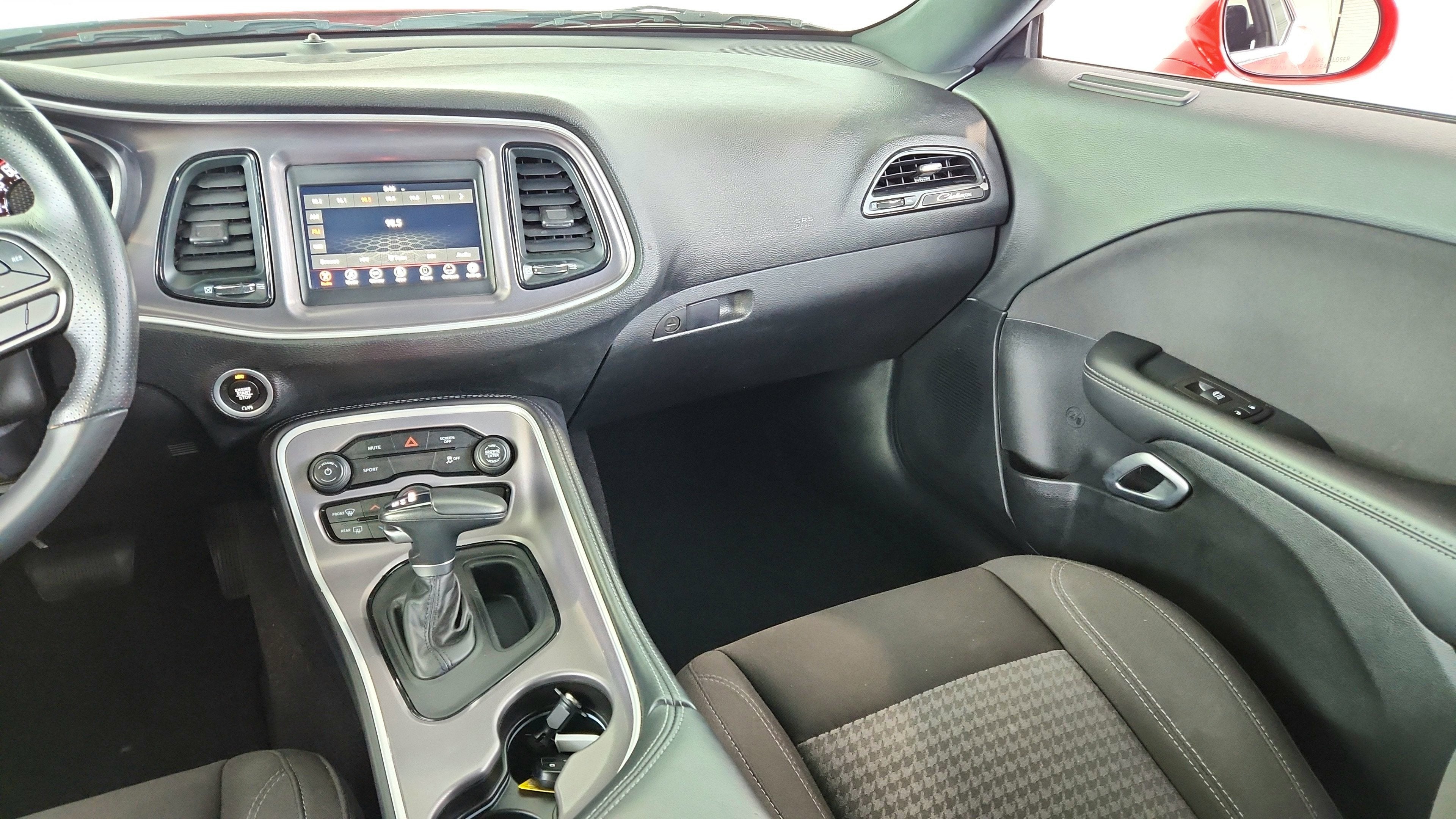 2022 Dodge Challenger SXT