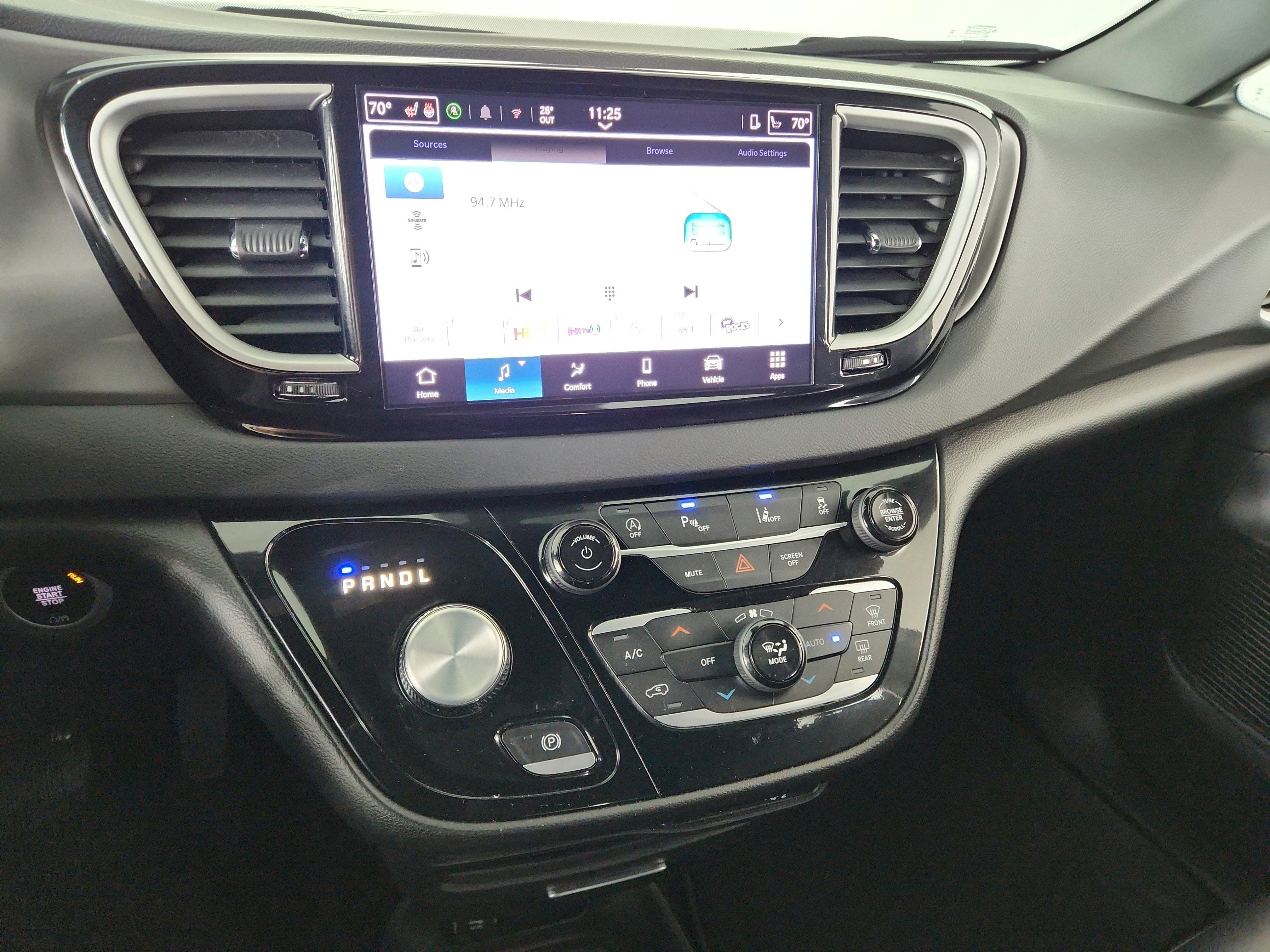 2025 Chrysler Pacifica Select