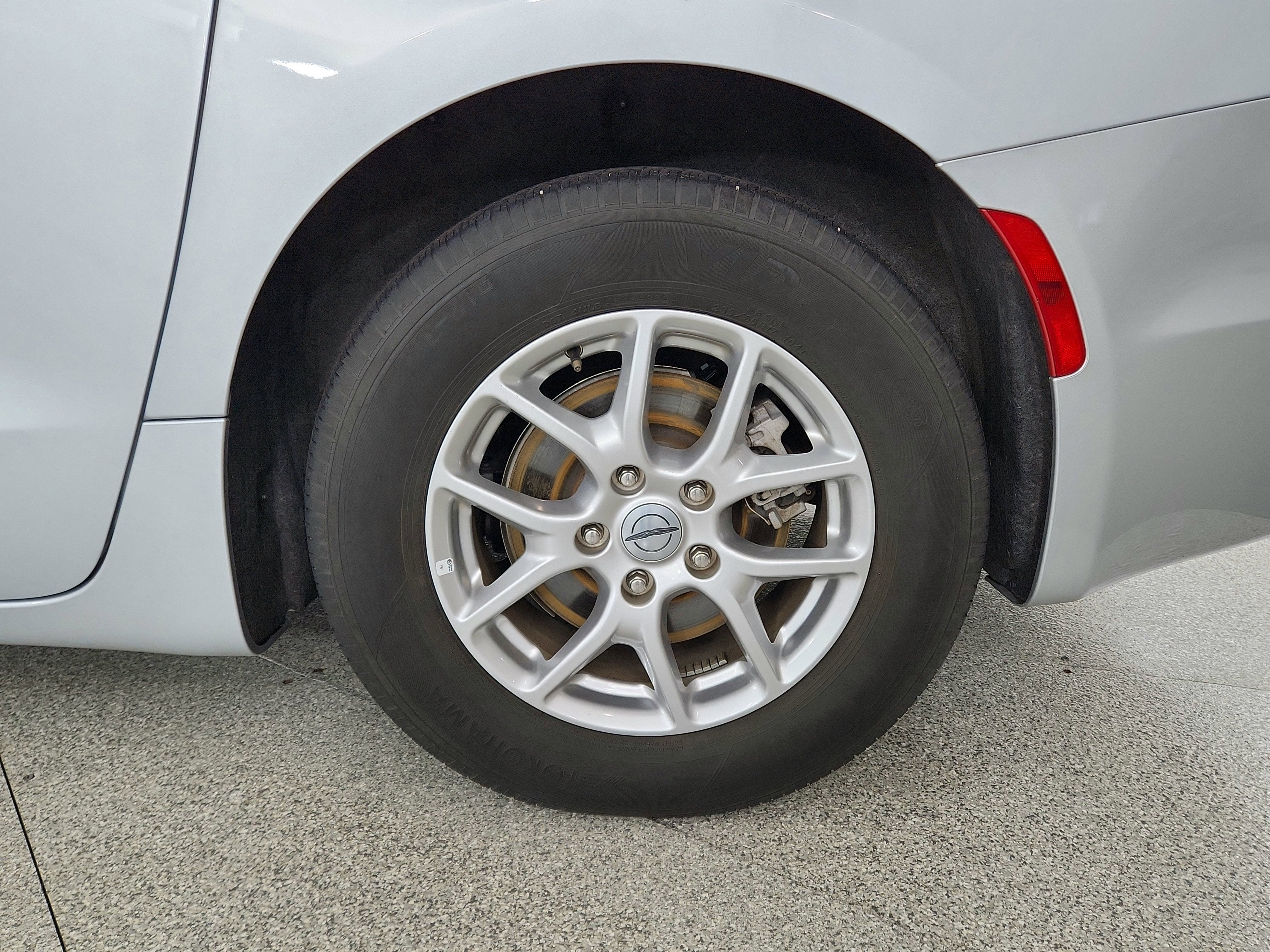 2024 Chrysler Pacifica Touring L