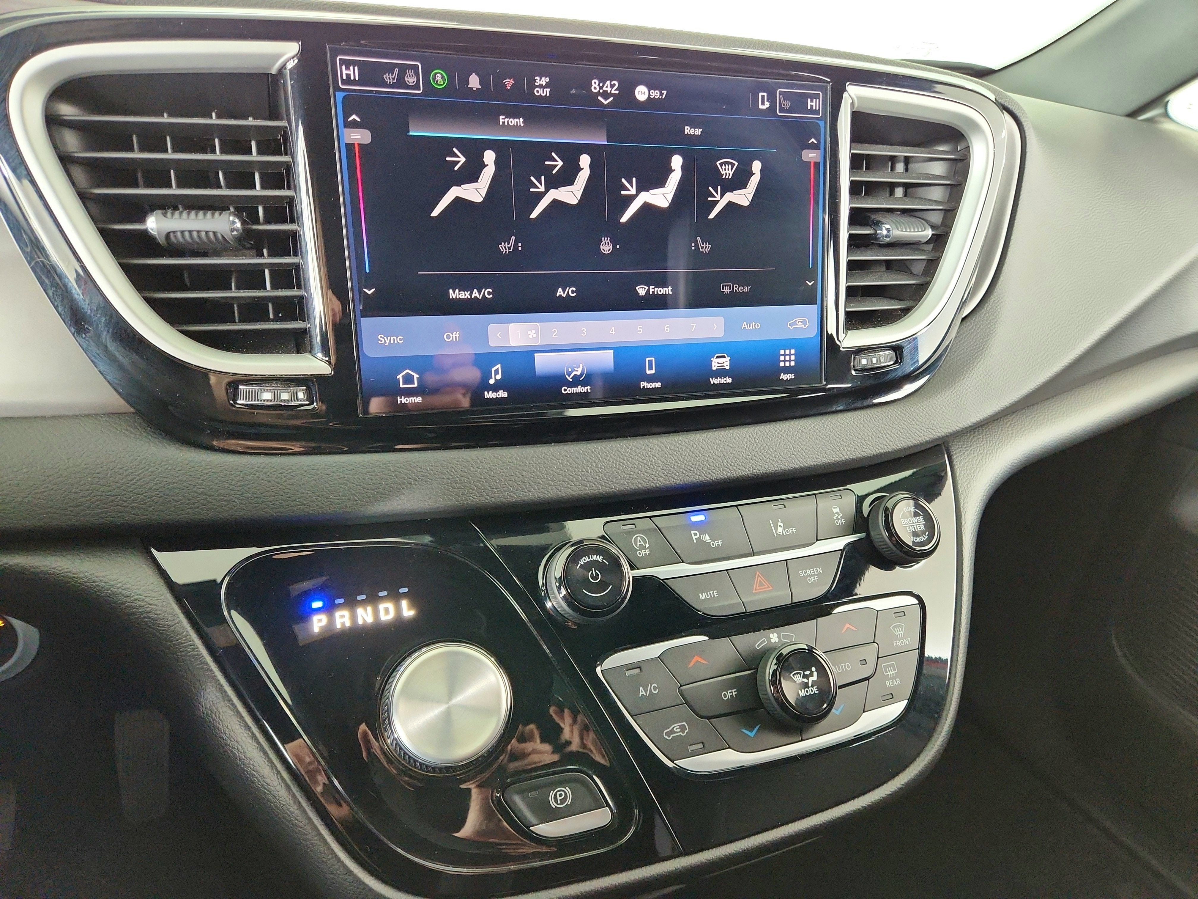 2025 Chrysler Pacifica Select