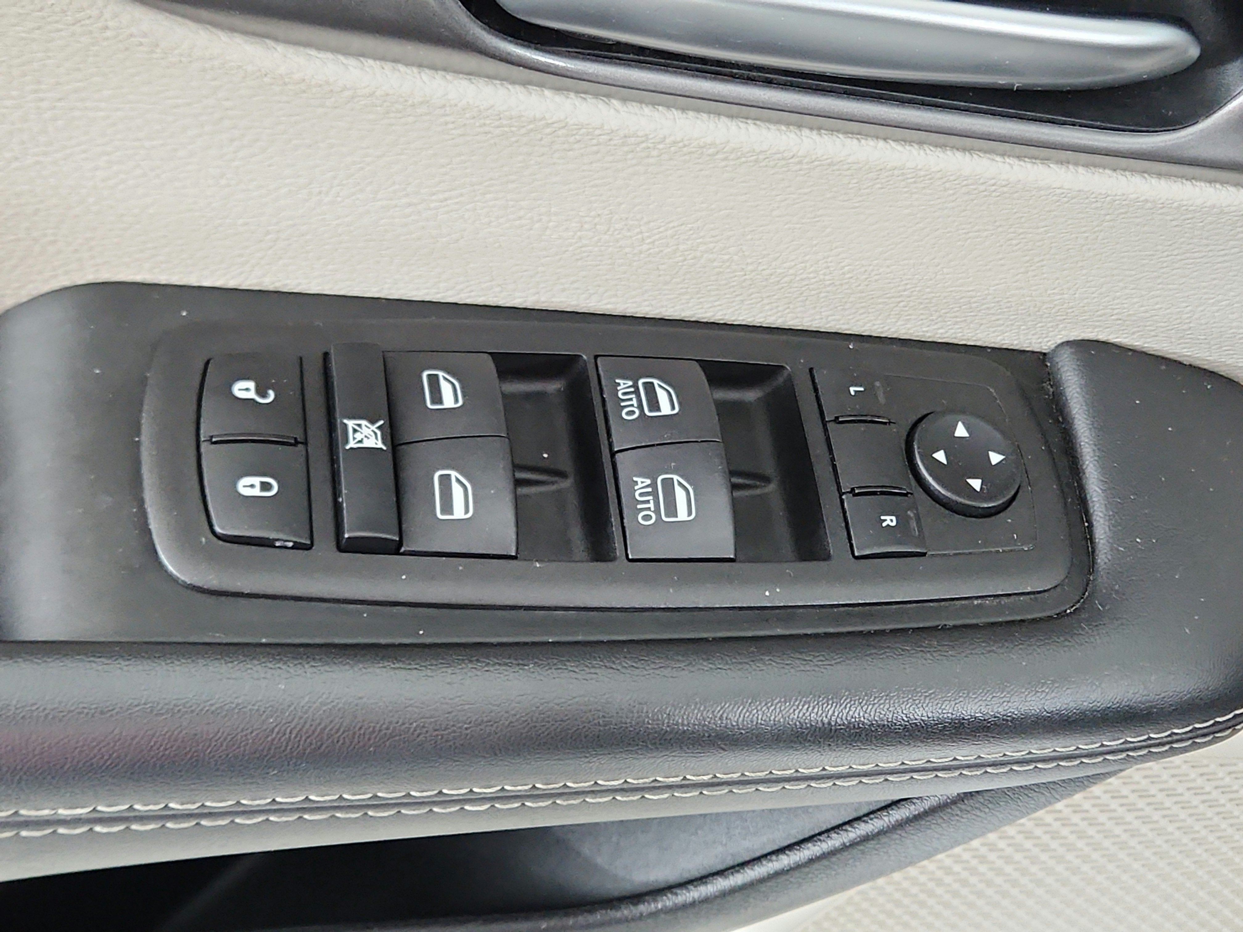 2023 Chrysler Pacifica Touring L FWD