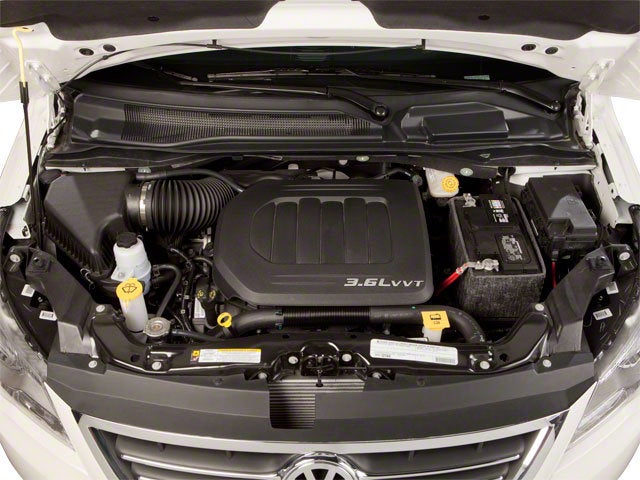 2010 Volkswagen Routan SE