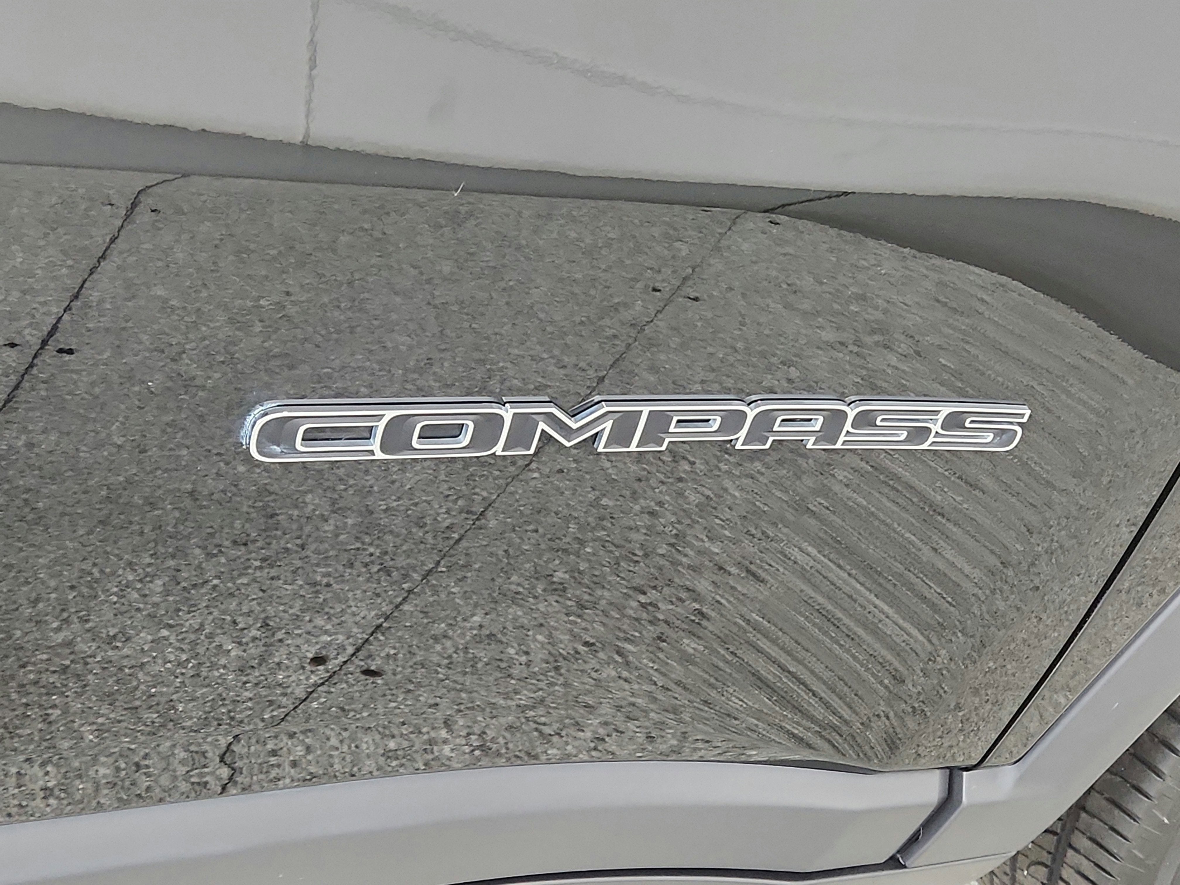 2023 Jeep Compass Latitude Lux