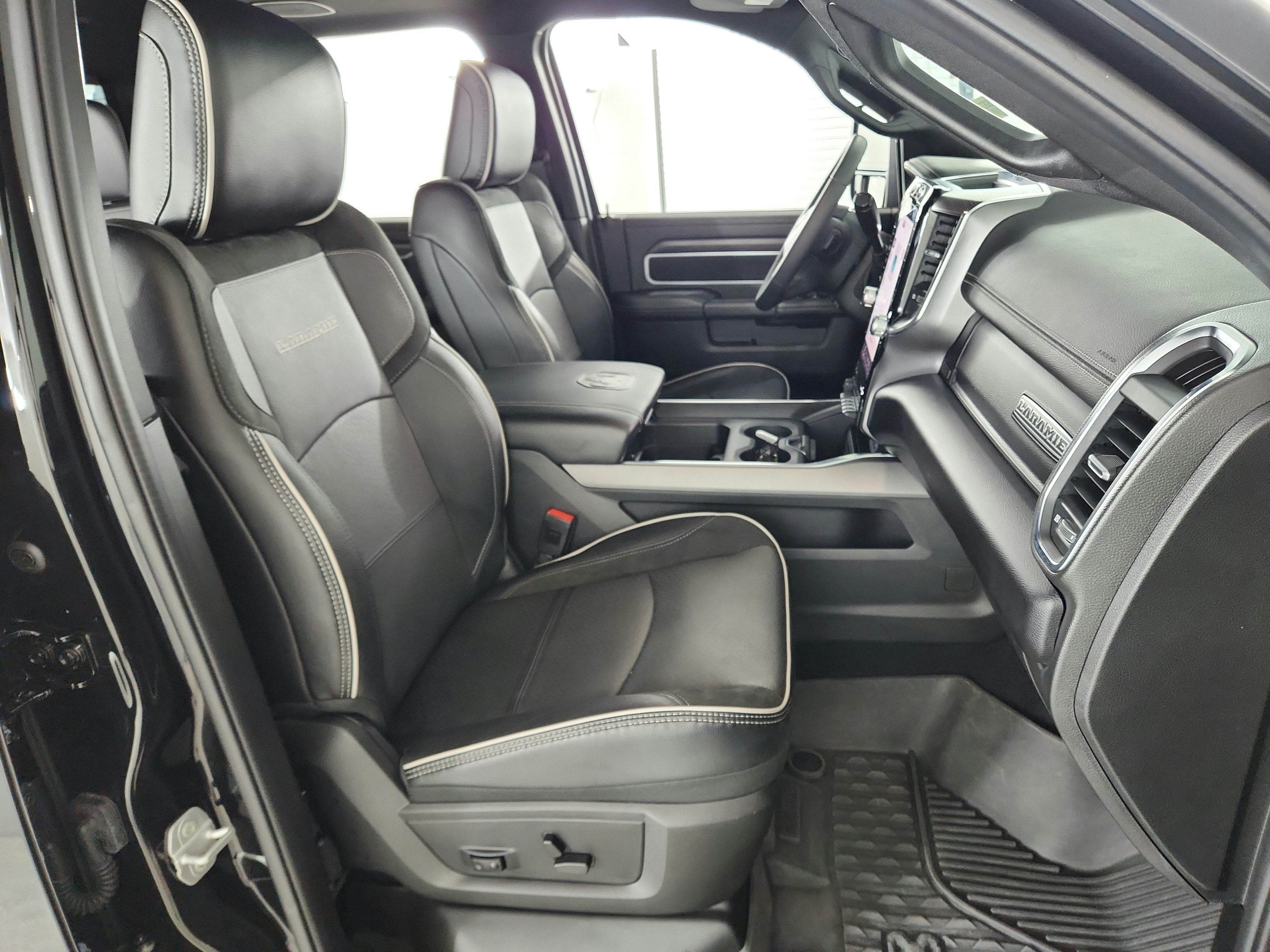 2025 RAM Ram 2500 Laramie 4x4 Crew Cab 6'4" Box