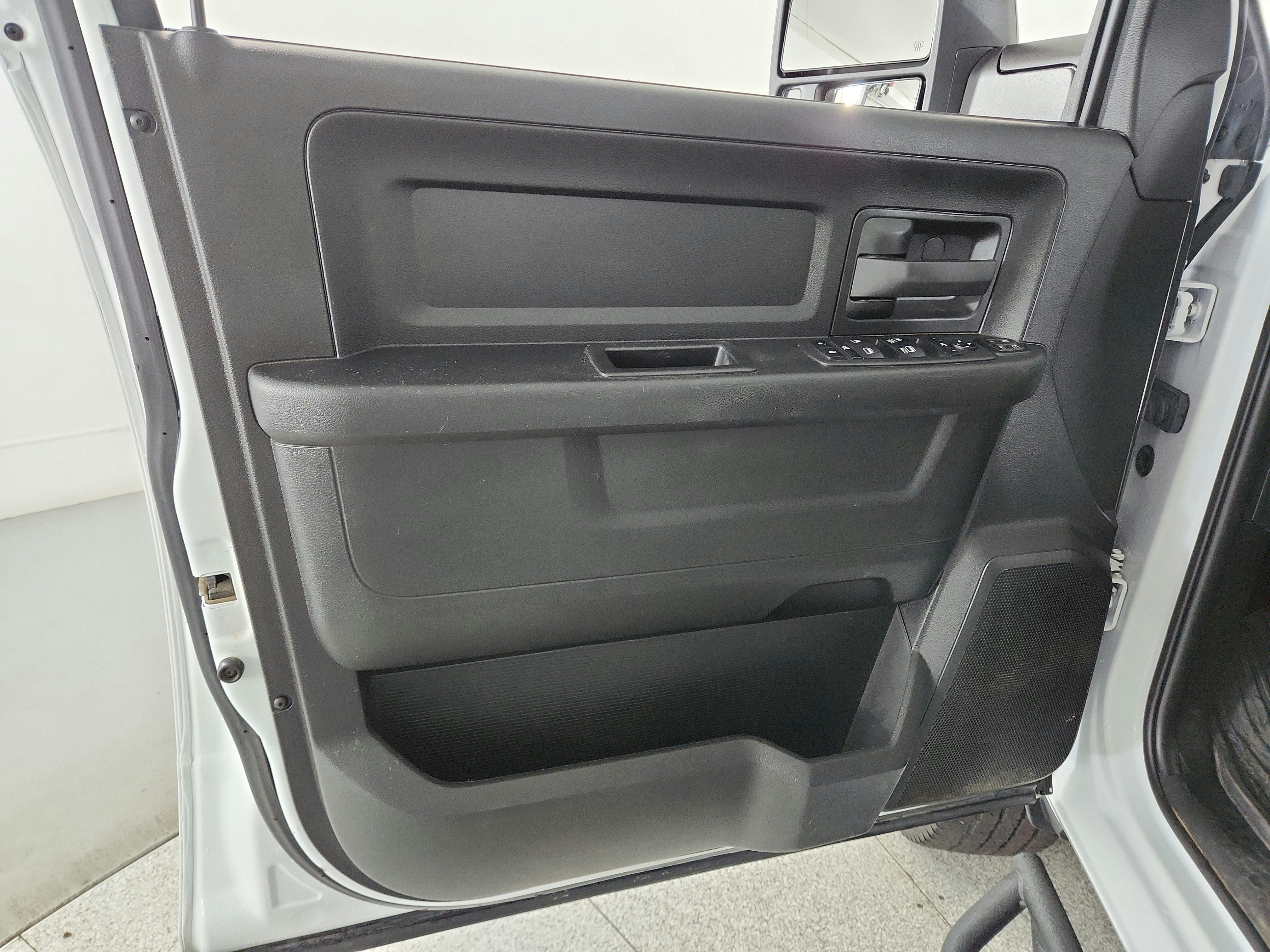 2024 RAM Ram 2500 Tradesman 4x4 Crew Cab 6'4" Box
