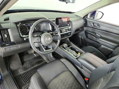 2023 Nissan Pathfinder SV