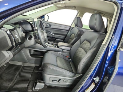 2023 Nissan Pathfinder SV