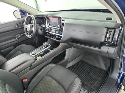 2023 Nissan Pathfinder SV